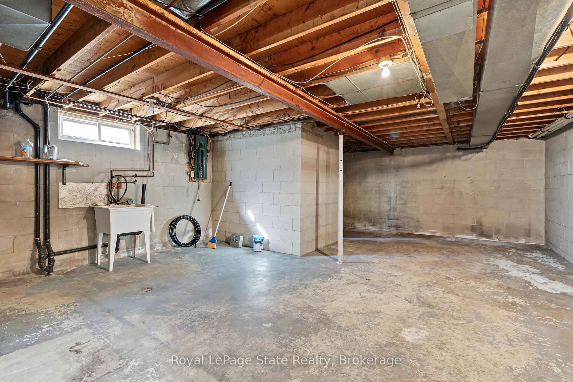 Photo 30 of 589 Mohawk Road W, Hamilton, Gilbert — HOMEH