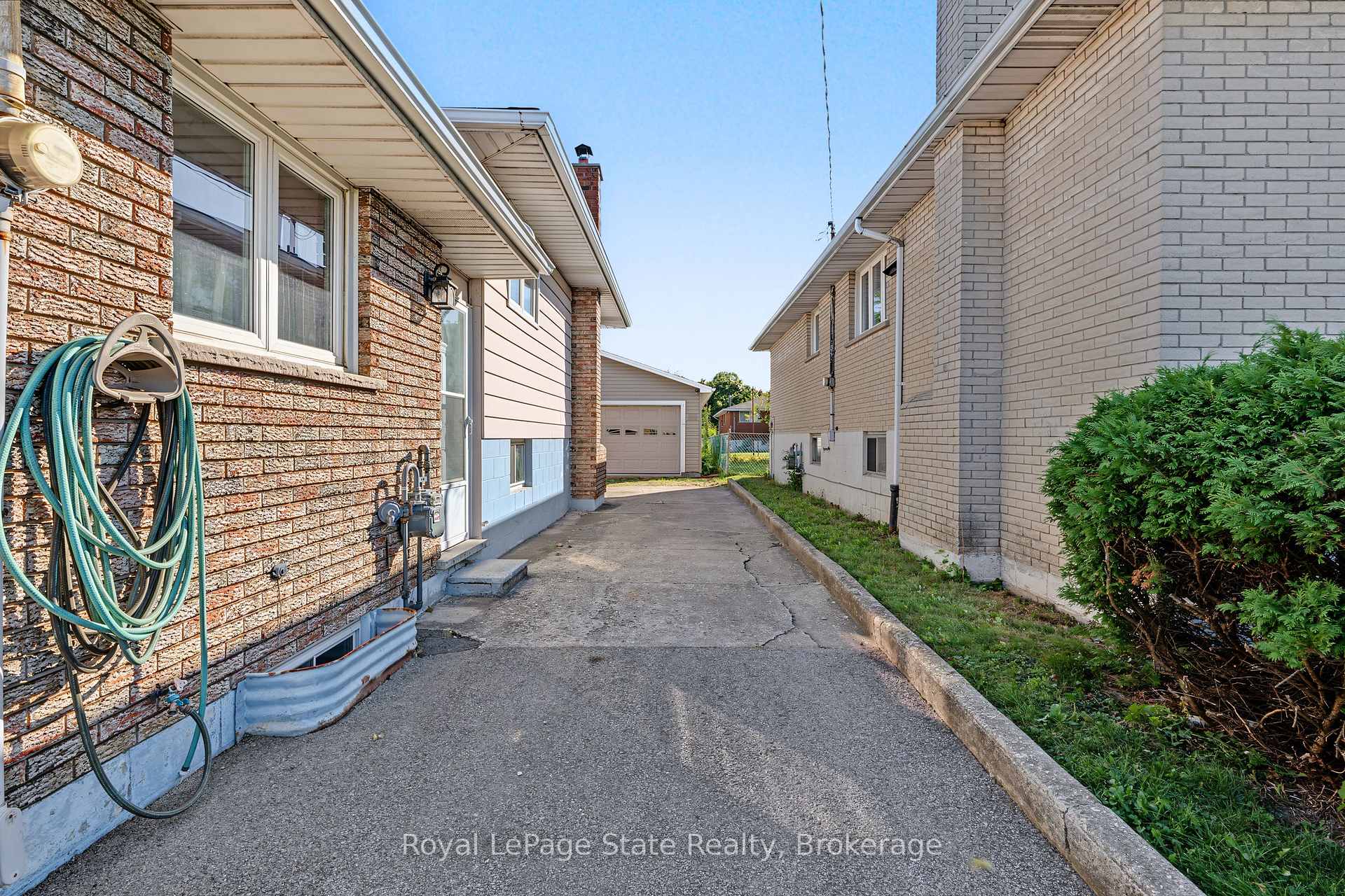 Photo 32 of 589 Mohawk Road W, Hamilton, Gilbert — HOMEH