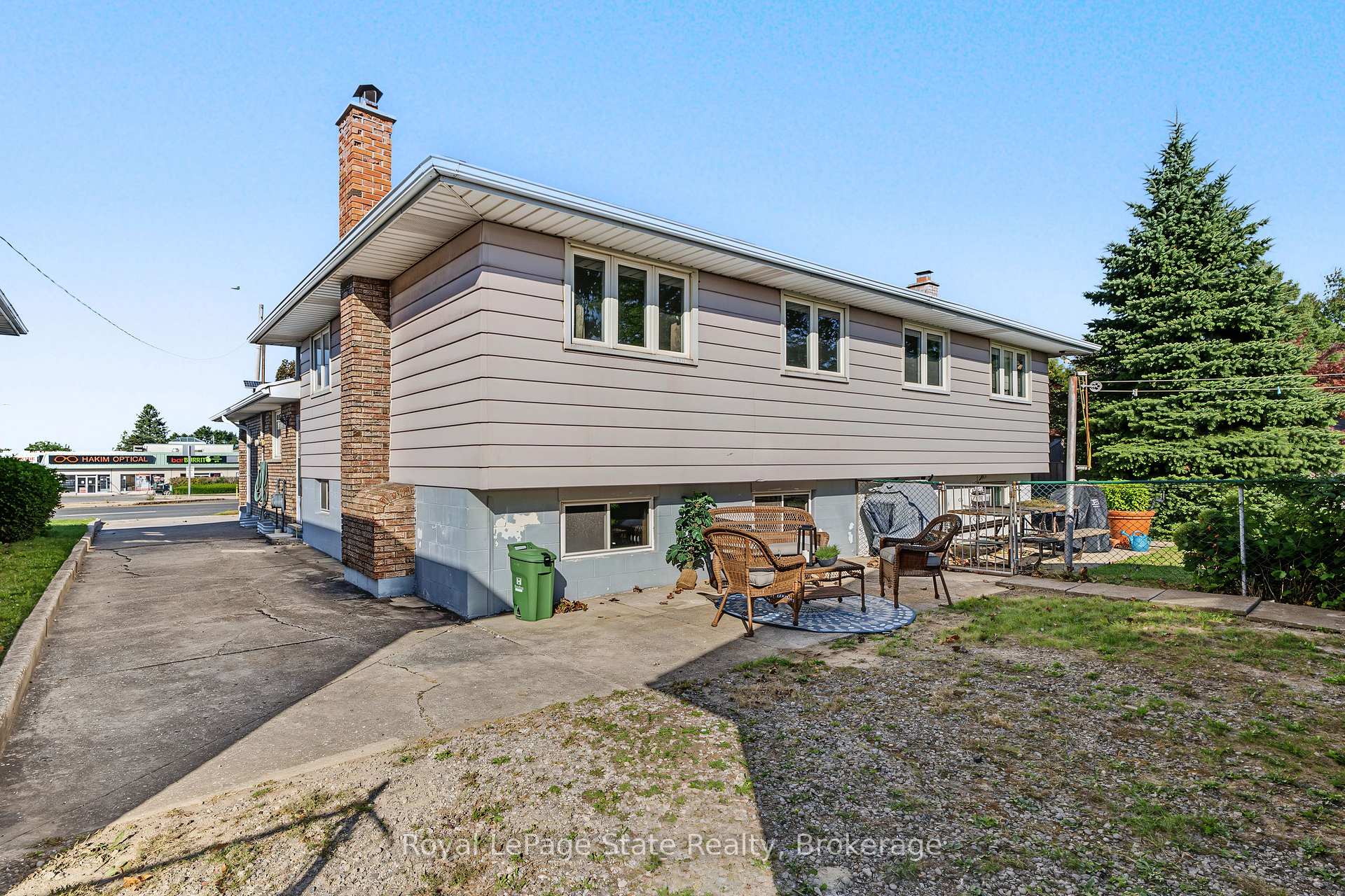 Photo 36 of 589 Mohawk Road W, Hamilton, Gilbert — HOMEH