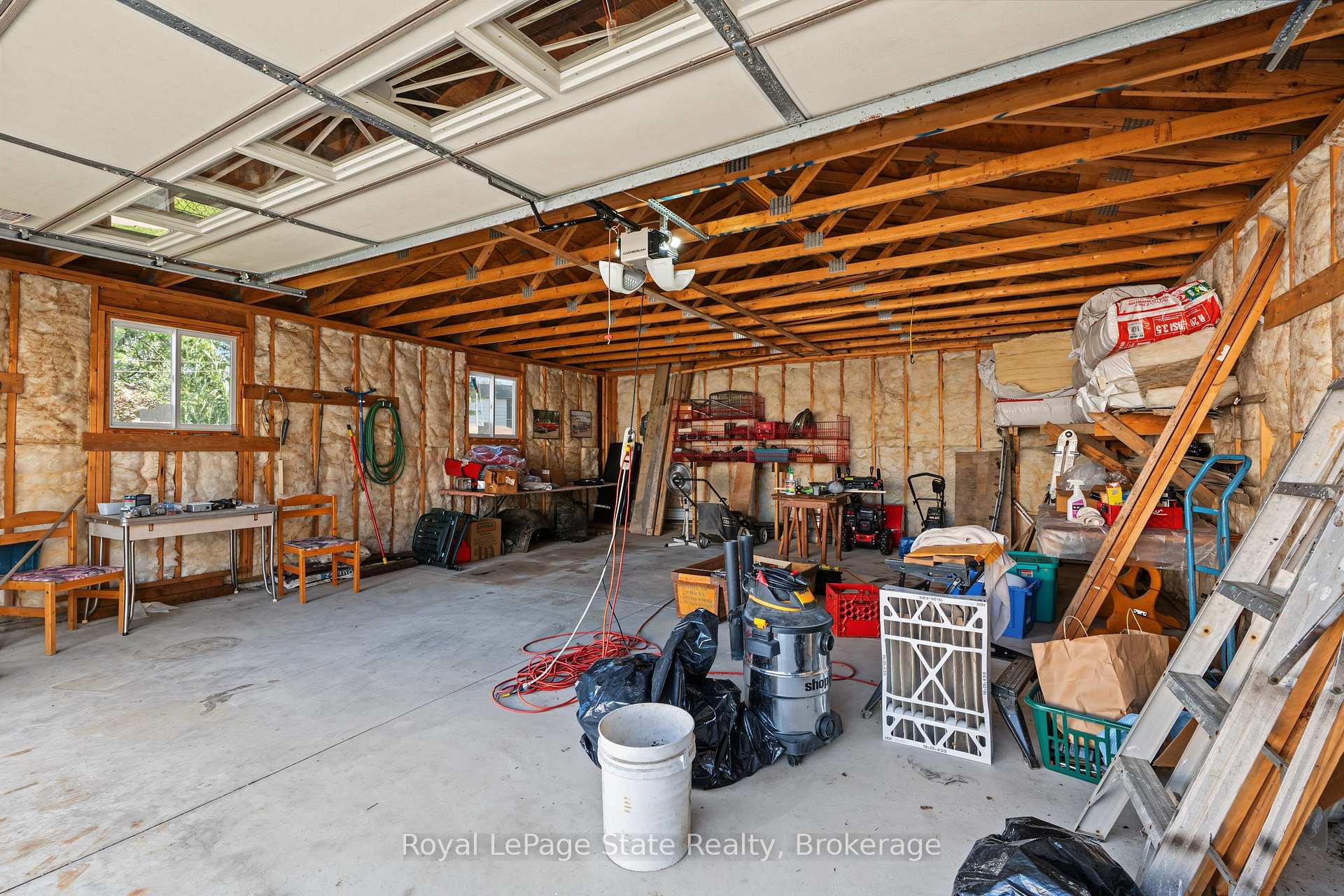 Photo 39 of 589 Mohawk Road W, Hamilton, Gilbert — HOMEH
