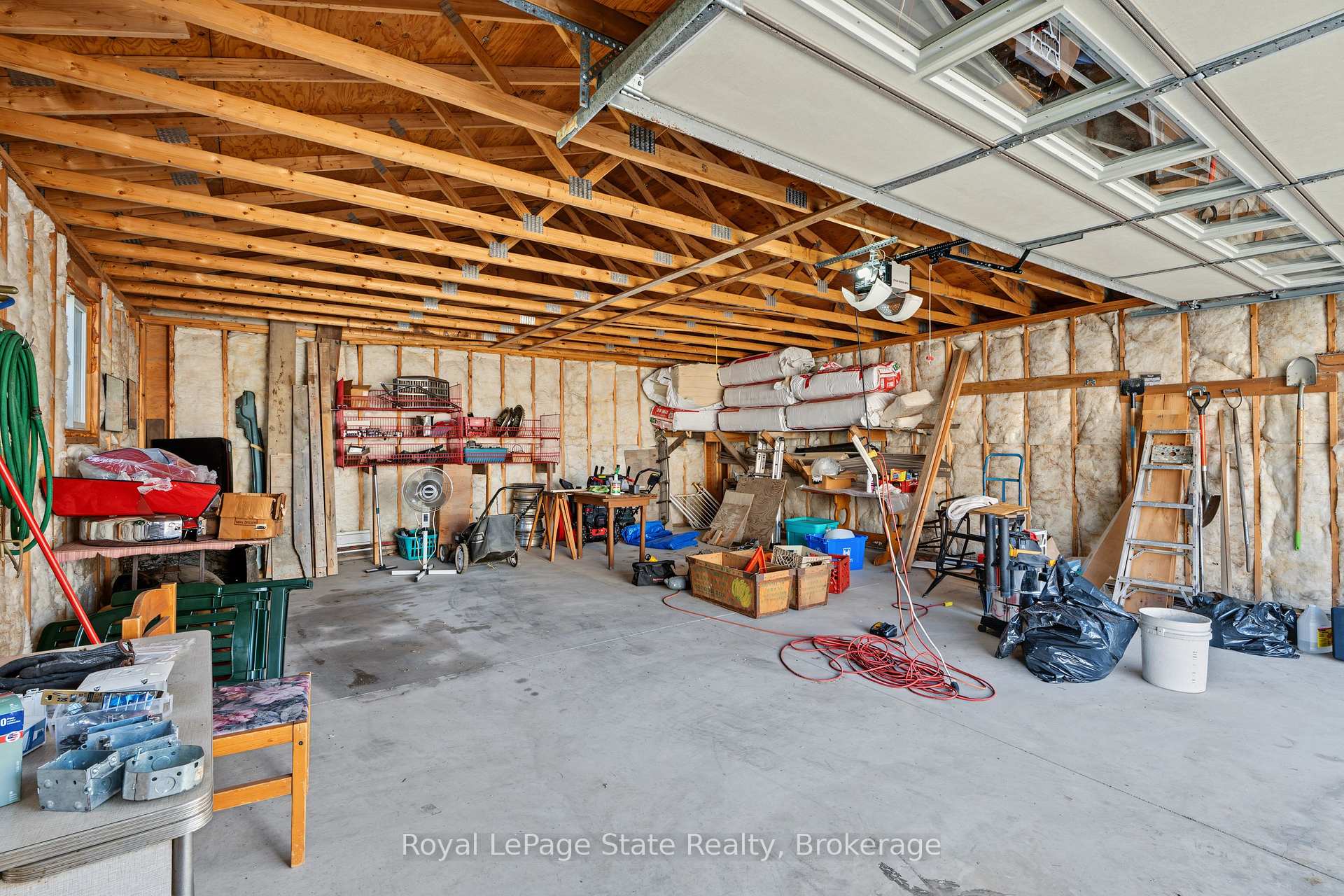 Photo 41 of 589 Mohawk Road W, Hamilton, Gilbert — HOMEH
