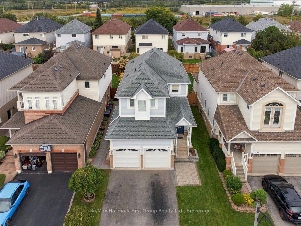 Photo 3 of 120 Point Hope Place, Whitby, Port Whitby — HOMEH