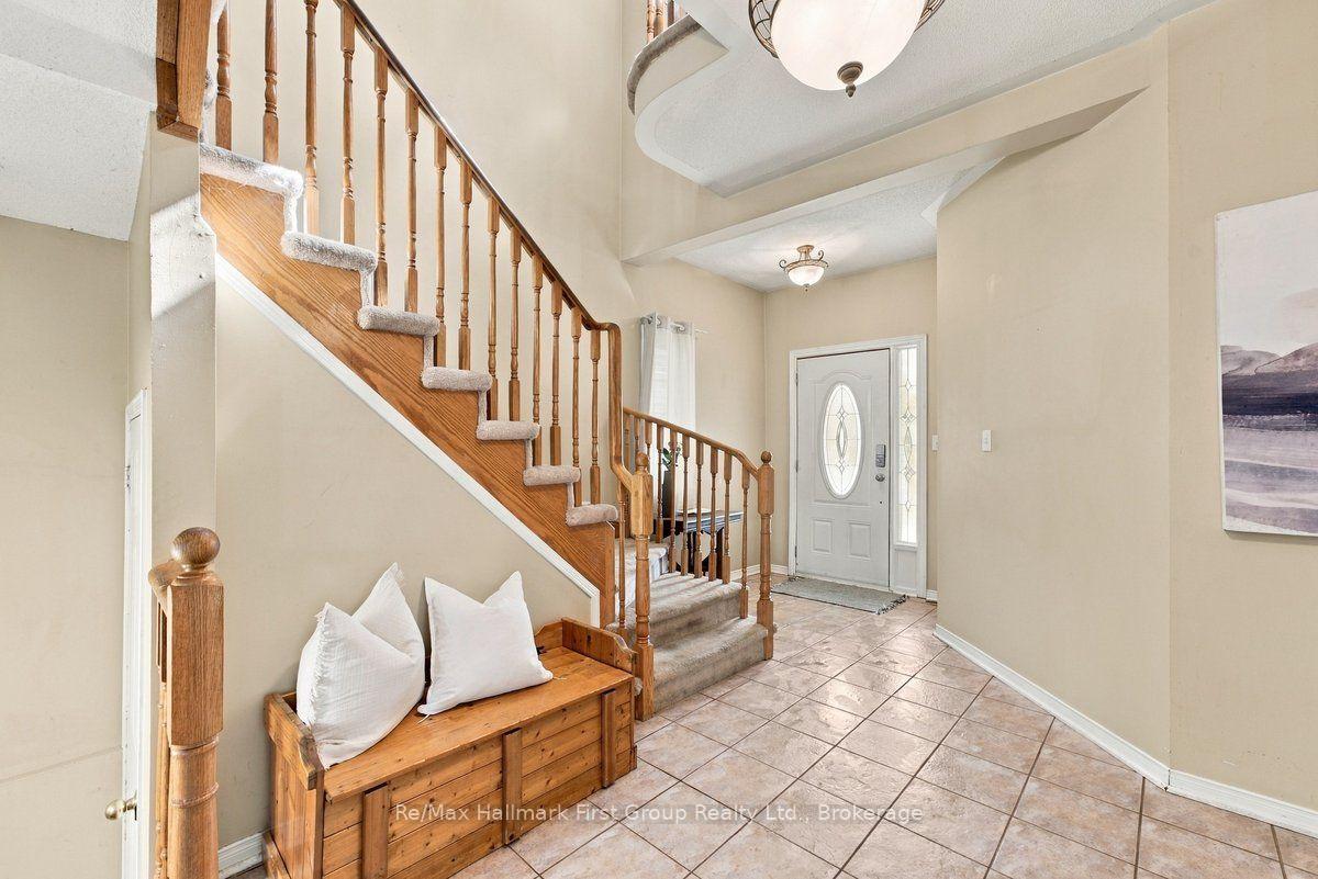 Photo 5 of 120 Point Hope Place, Whitby, Port Whitby — HOMEH