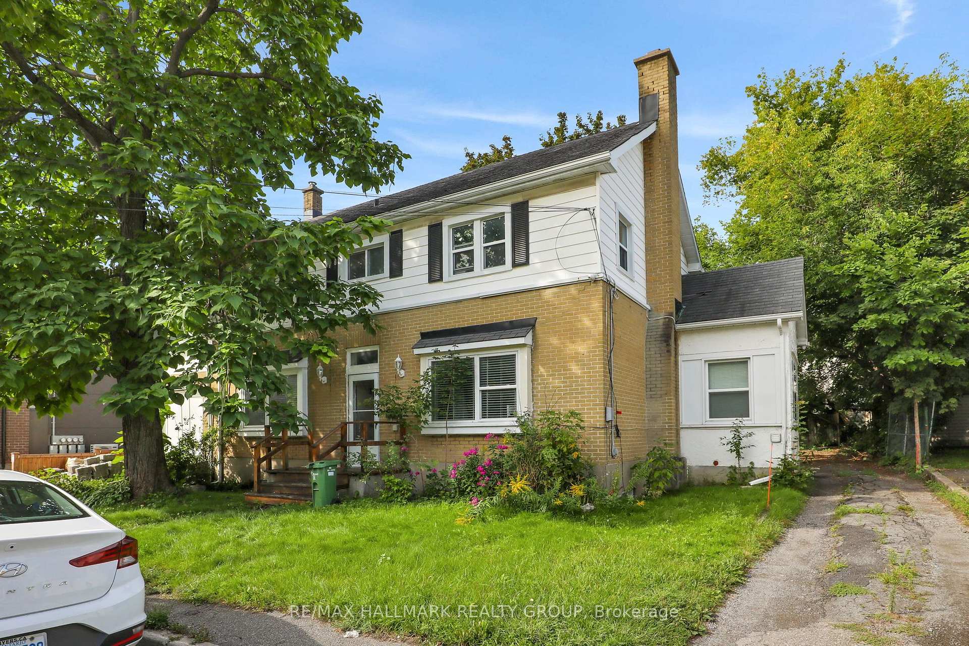 Photo 2 of 310 Mona Avenue, Ottawa, Vanier — HOMEH