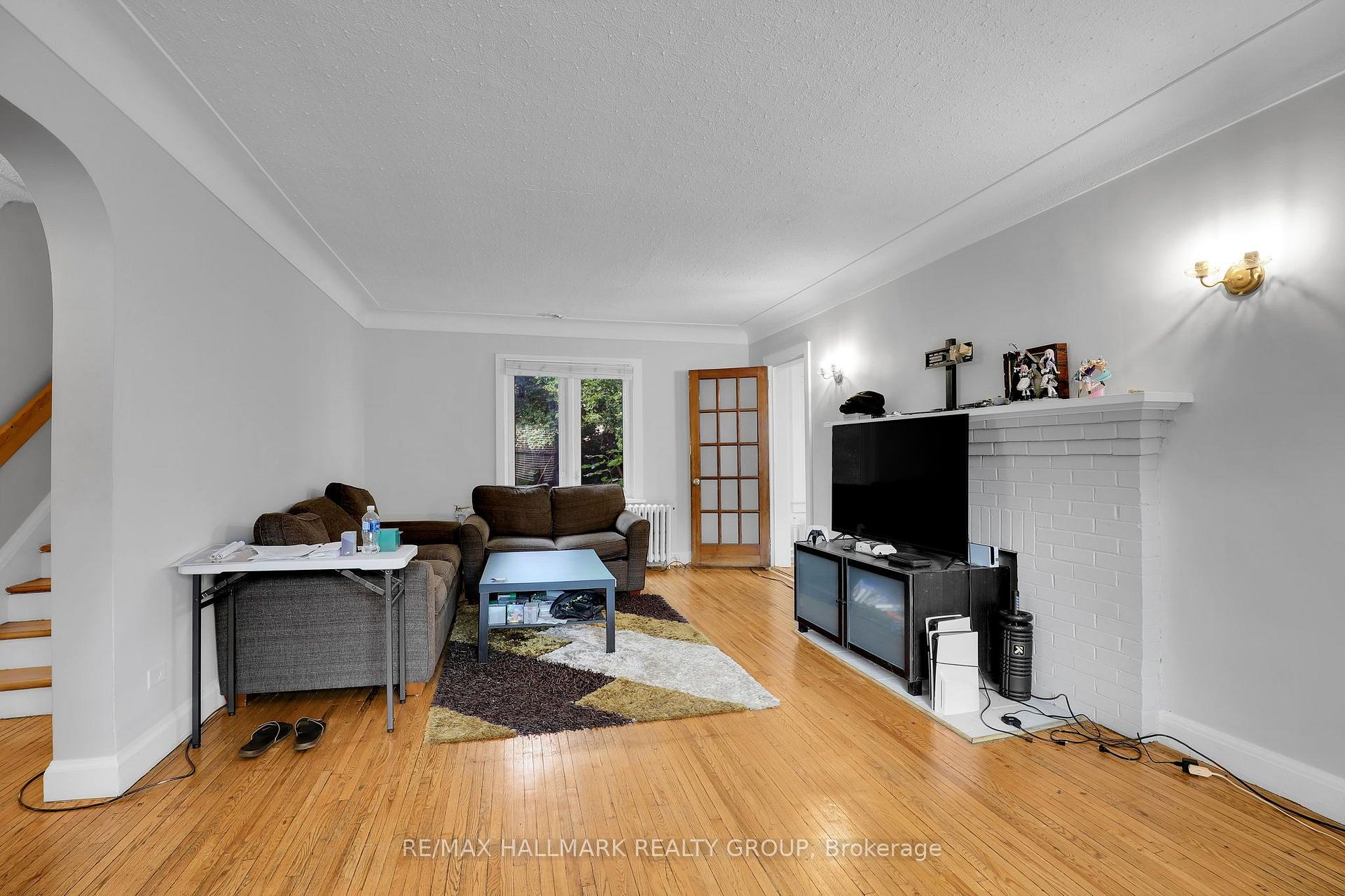 Photo 5 of 310 Mona Avenue, Ottawa, Vanier — HOMEH