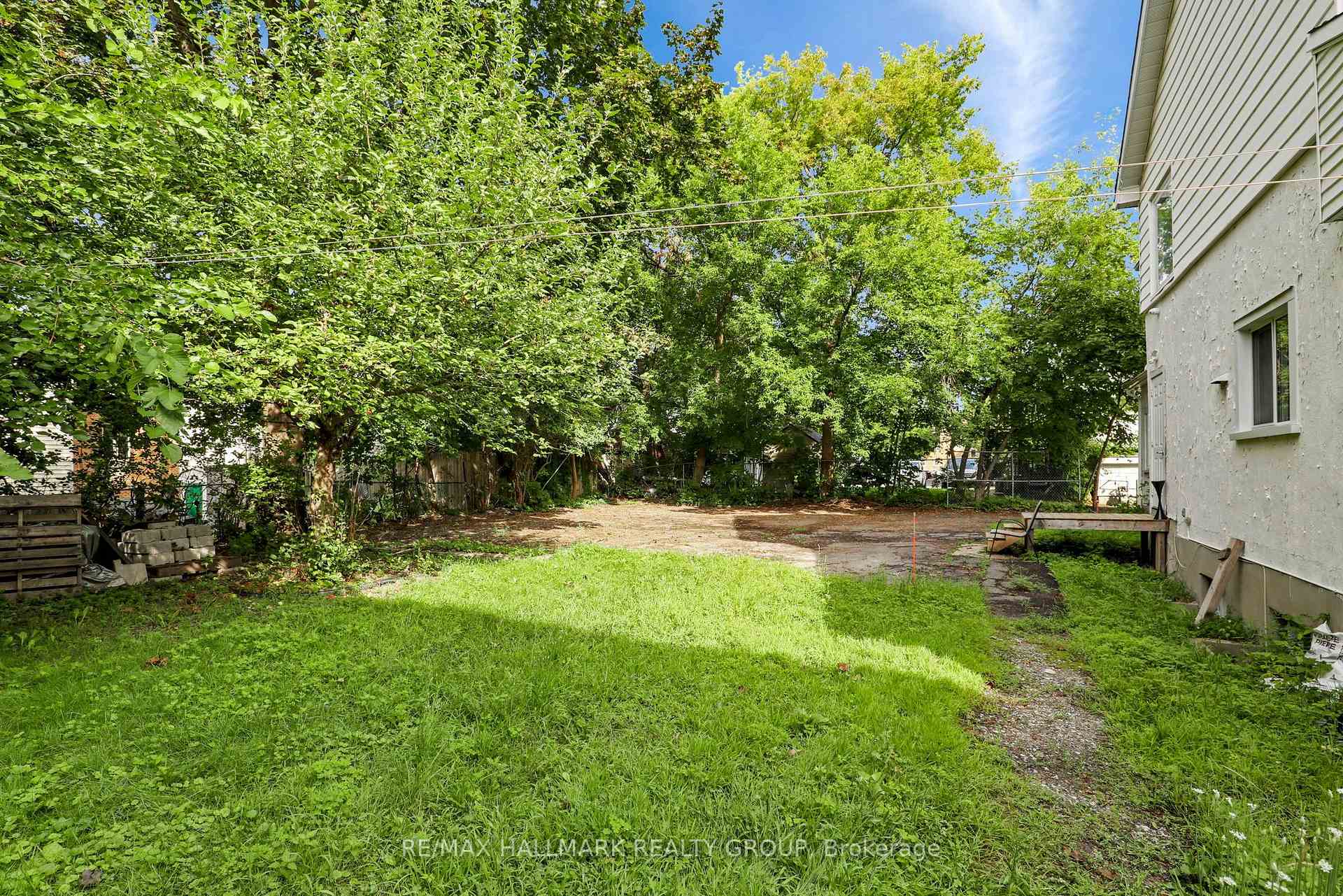 Photo 21 of 310 Mona Avenue, Ottawa, Vanier — HOMEH