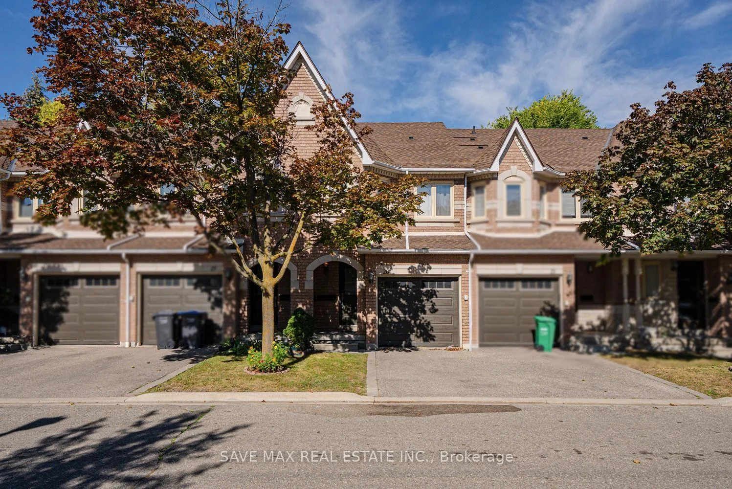 Photo 6 of Unit 20, 455 Apache Court, Mississauga, Hurontario — HOMEH