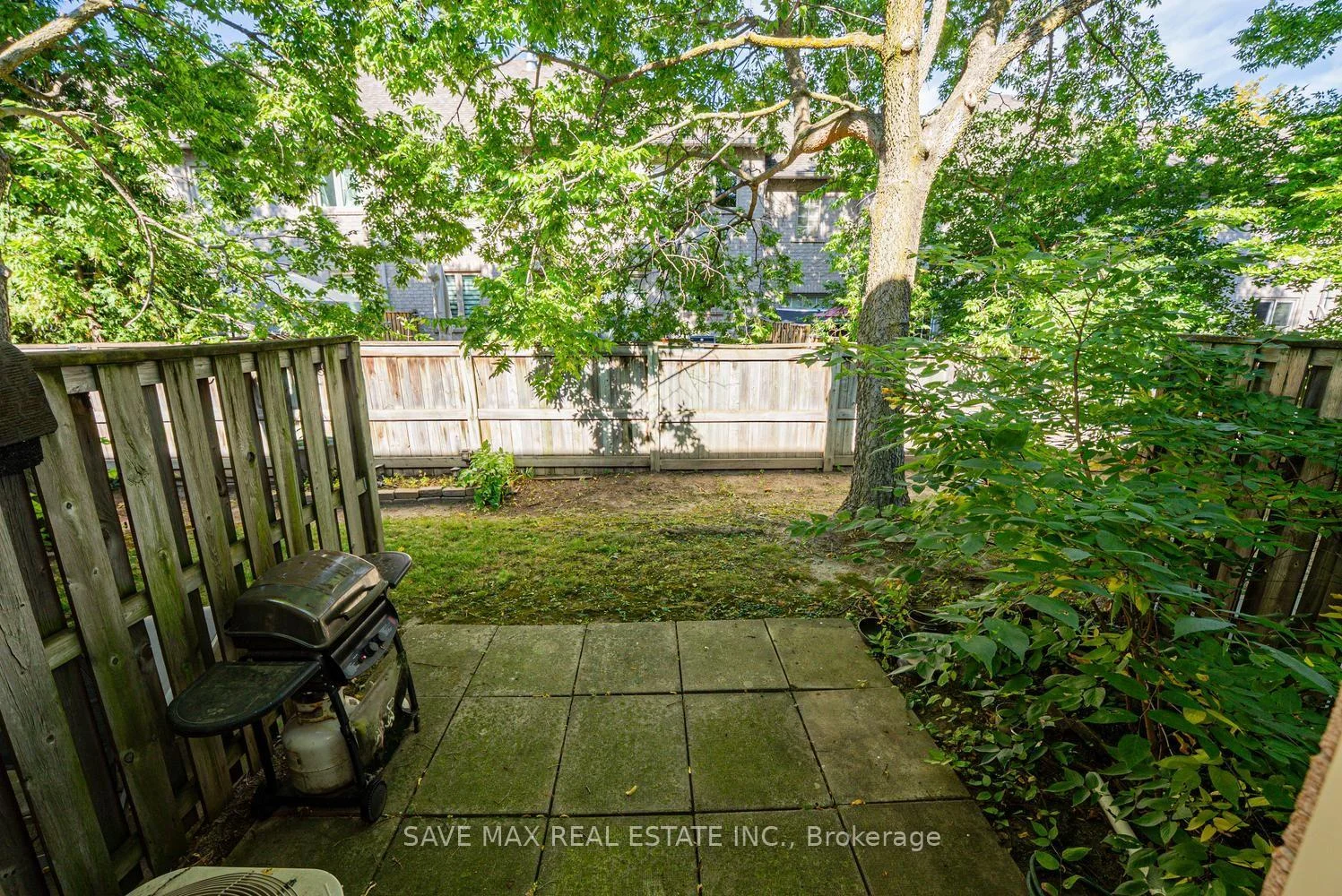Photo 19 of Unit 20, 455 Apache Court, Mississauga, Hurontario — HOMEH