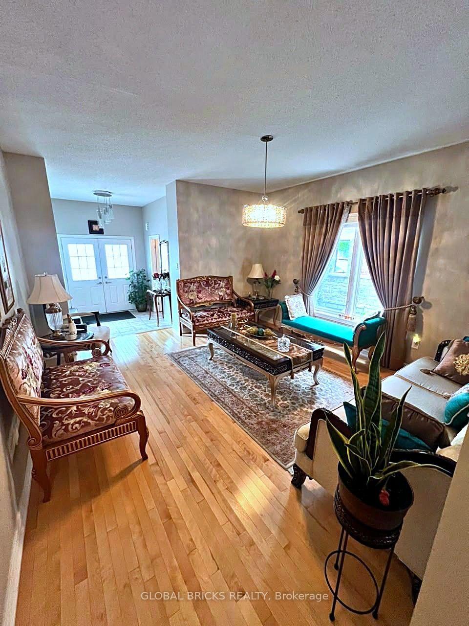 Photo 2 of 4672 Tassie Road, Burlington, Alton — HOMEH