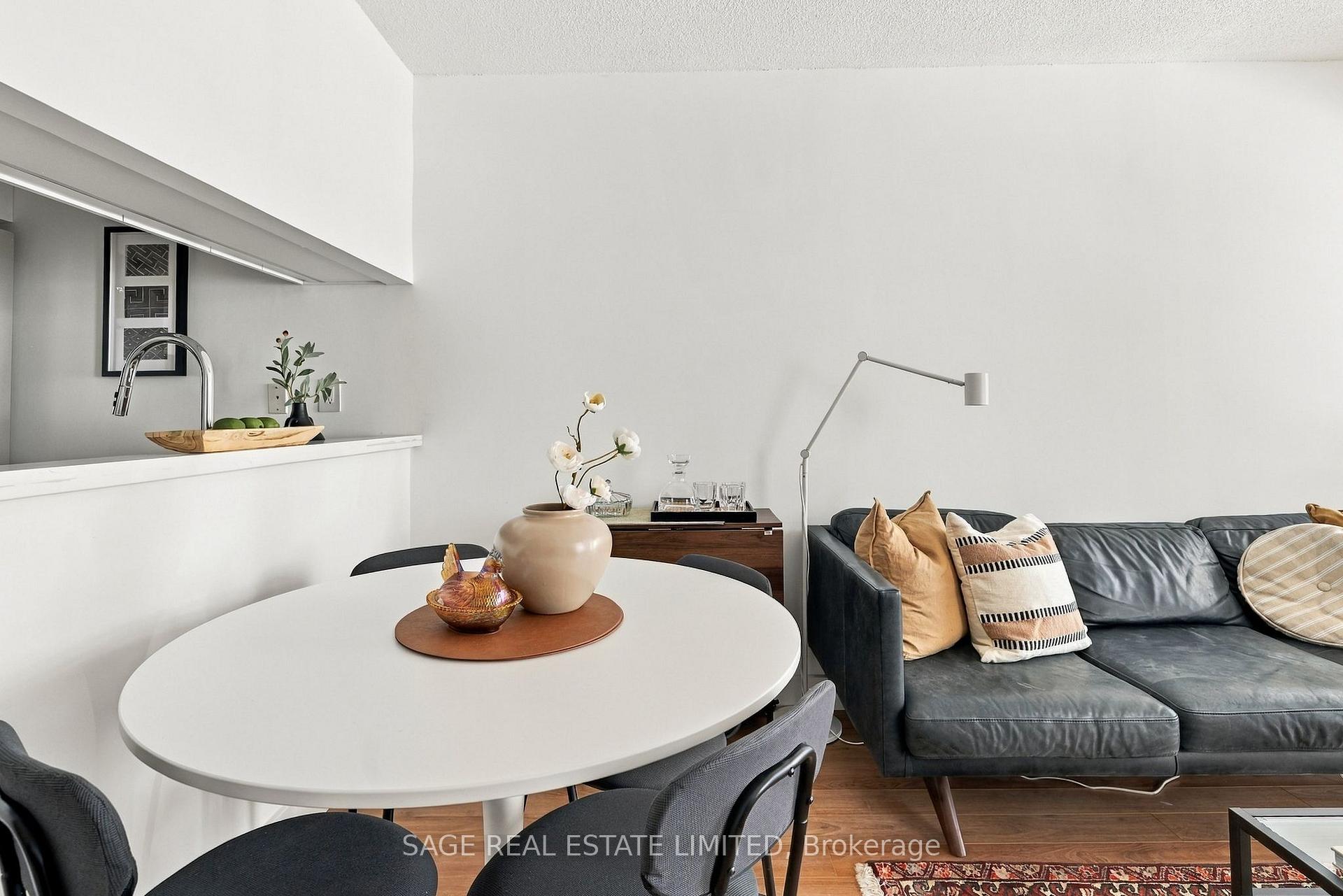 Photo 4 of Unit 313, 222 The Esplanade, Toronto, Waterfront Communities — HOMEH