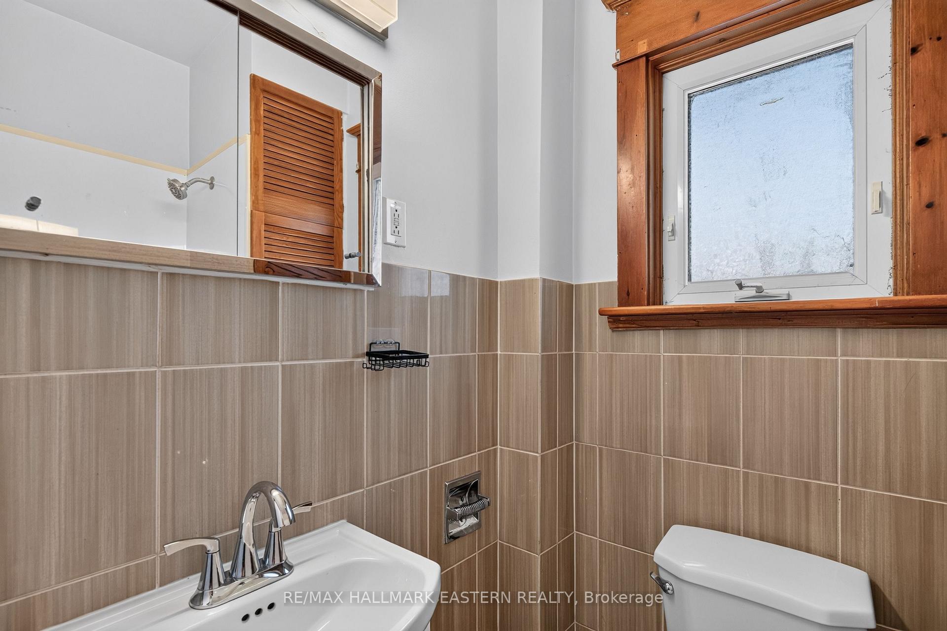 Photo 21 of 164 Prince Street, Peterborough, Town Ward 3 — HOMEH
