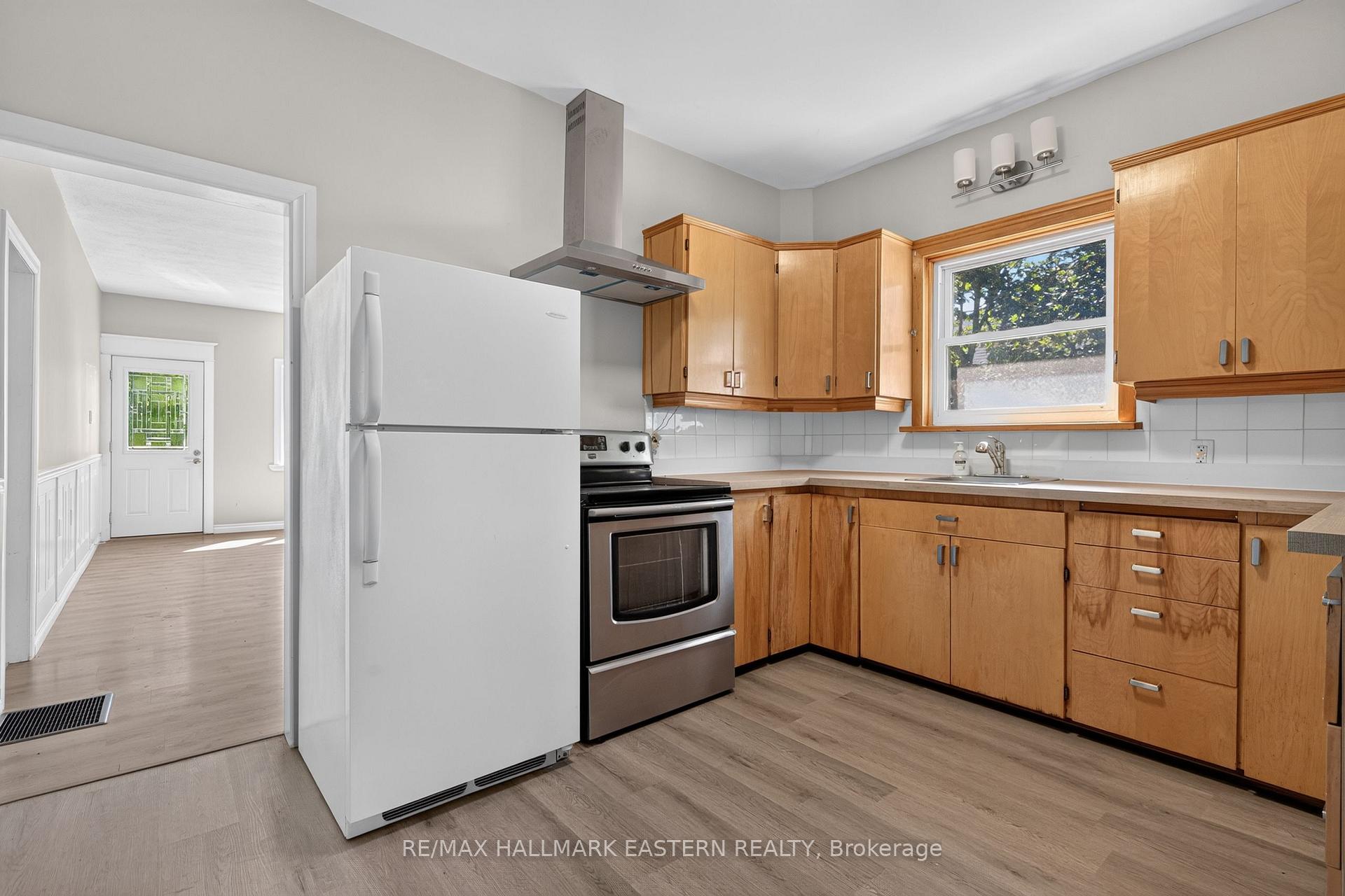 Photo 26 of 164 Prince Street, Peterborough, Town Ward 3 — HOMEH