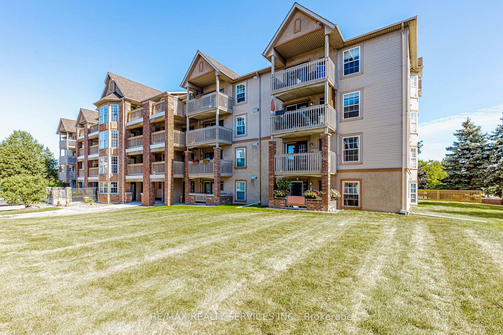 Photo 2 of Unit 310, 4005 Kilmer Drive, Burlington, Tansley — HOMEH
