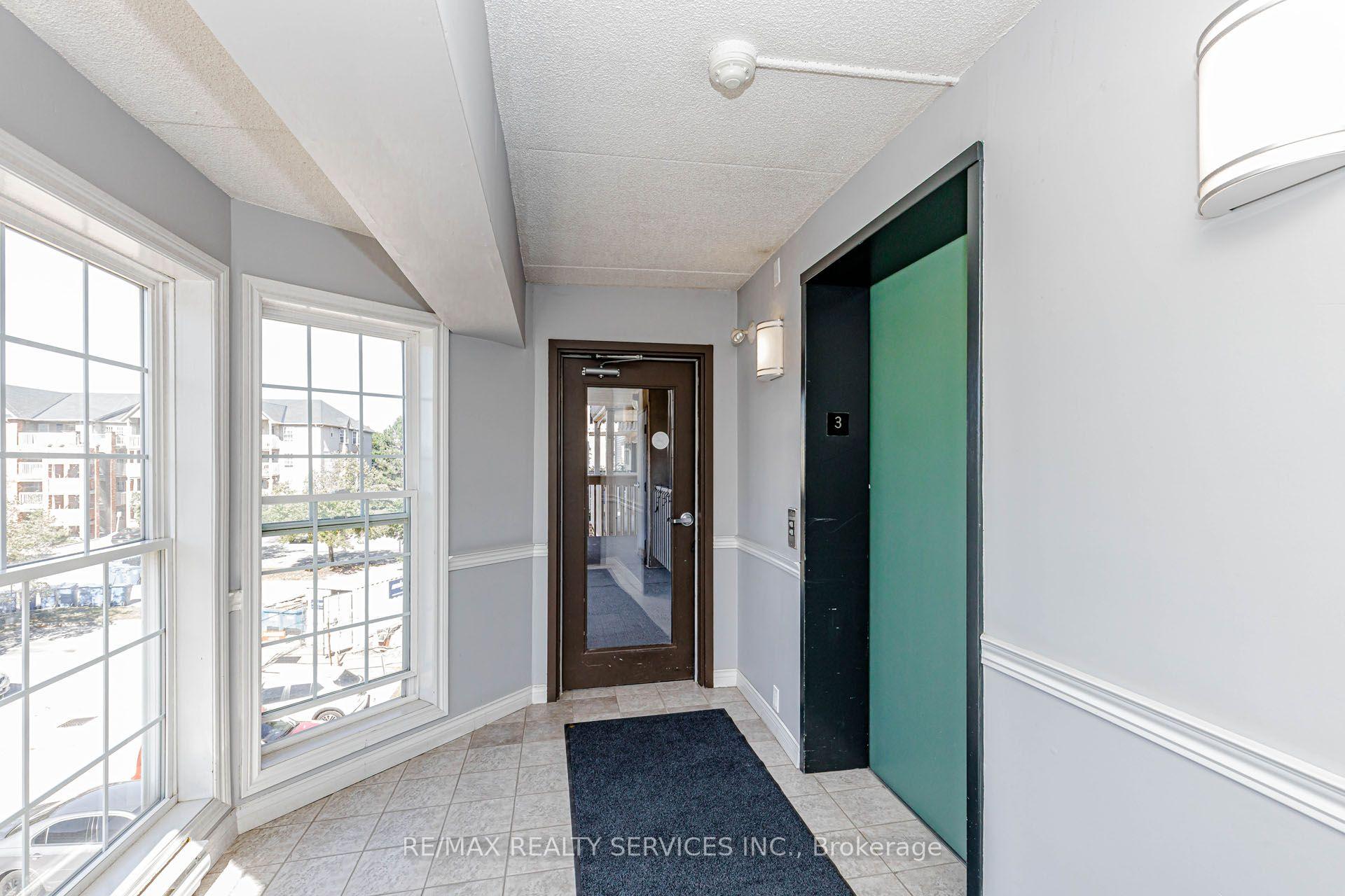 Photo 5 of Unit 310, 4005 Kilmer Drive, Burlington, Tansley — HOMEH