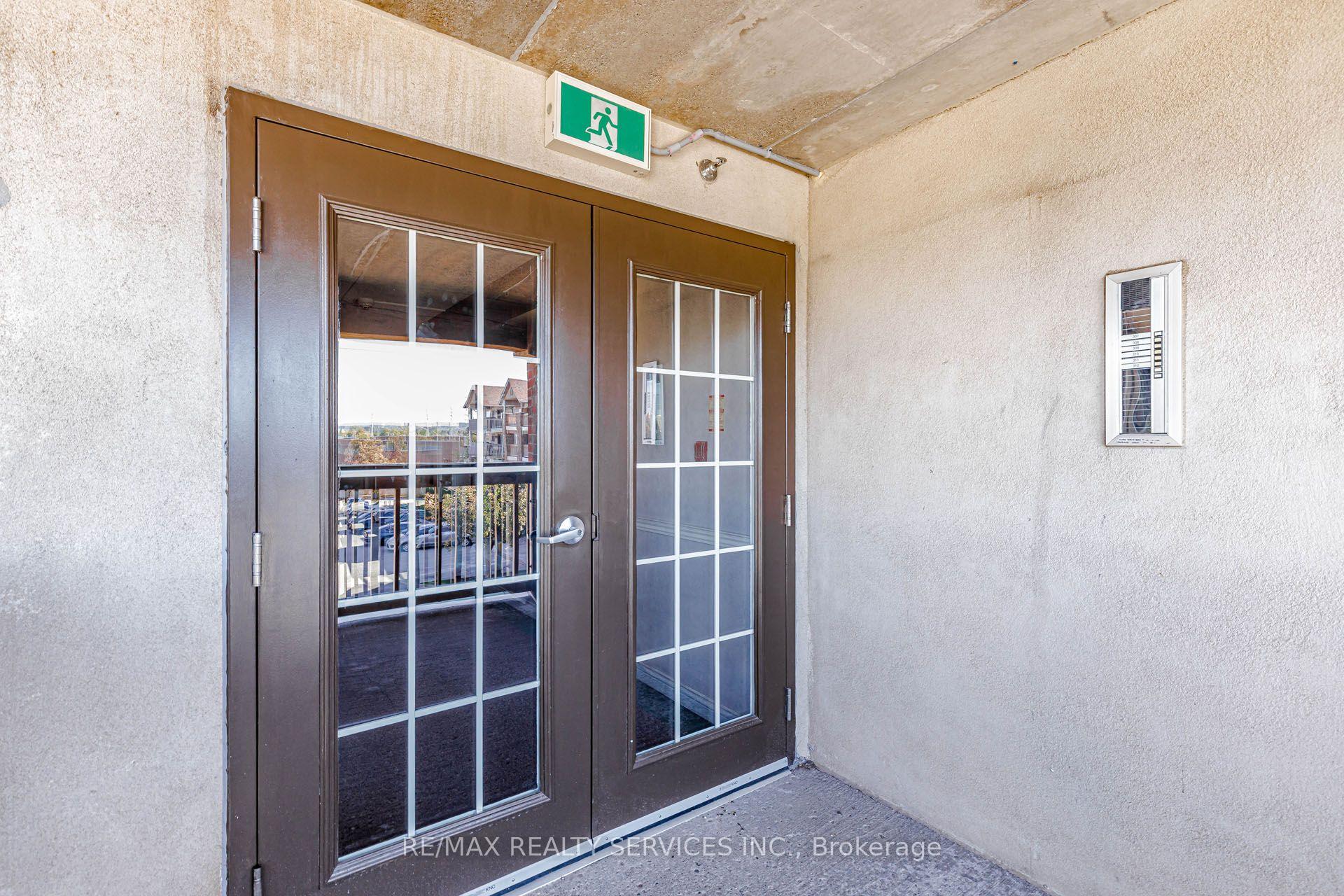 Photo 6 of Unit 310, 4005 Kilmer Drive, Burlington, Tansley — HOMEH