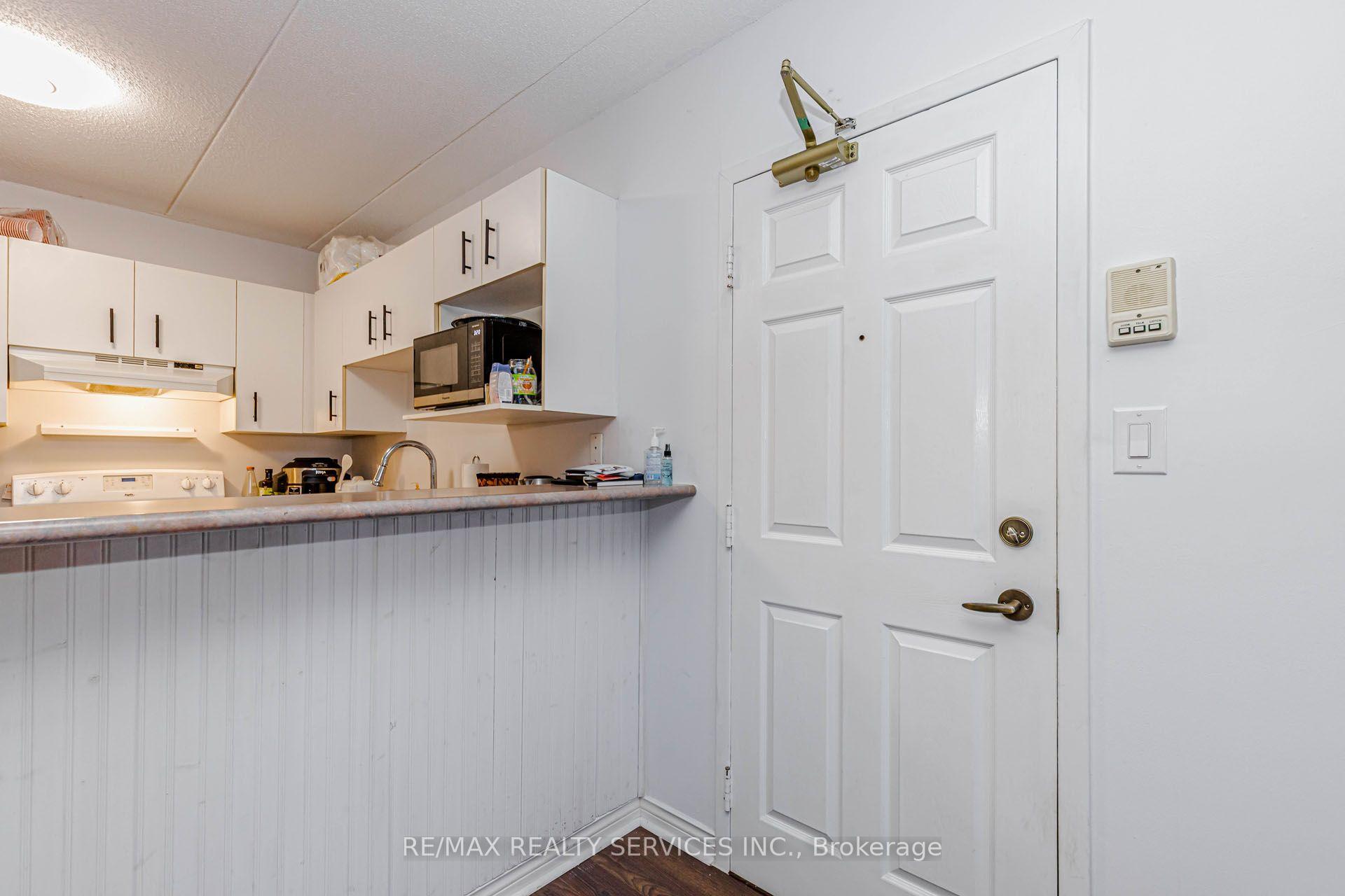 Photo 9 of Unit 310, 4005 Kilmer Drive, Burlington, Tansley — HOMEH