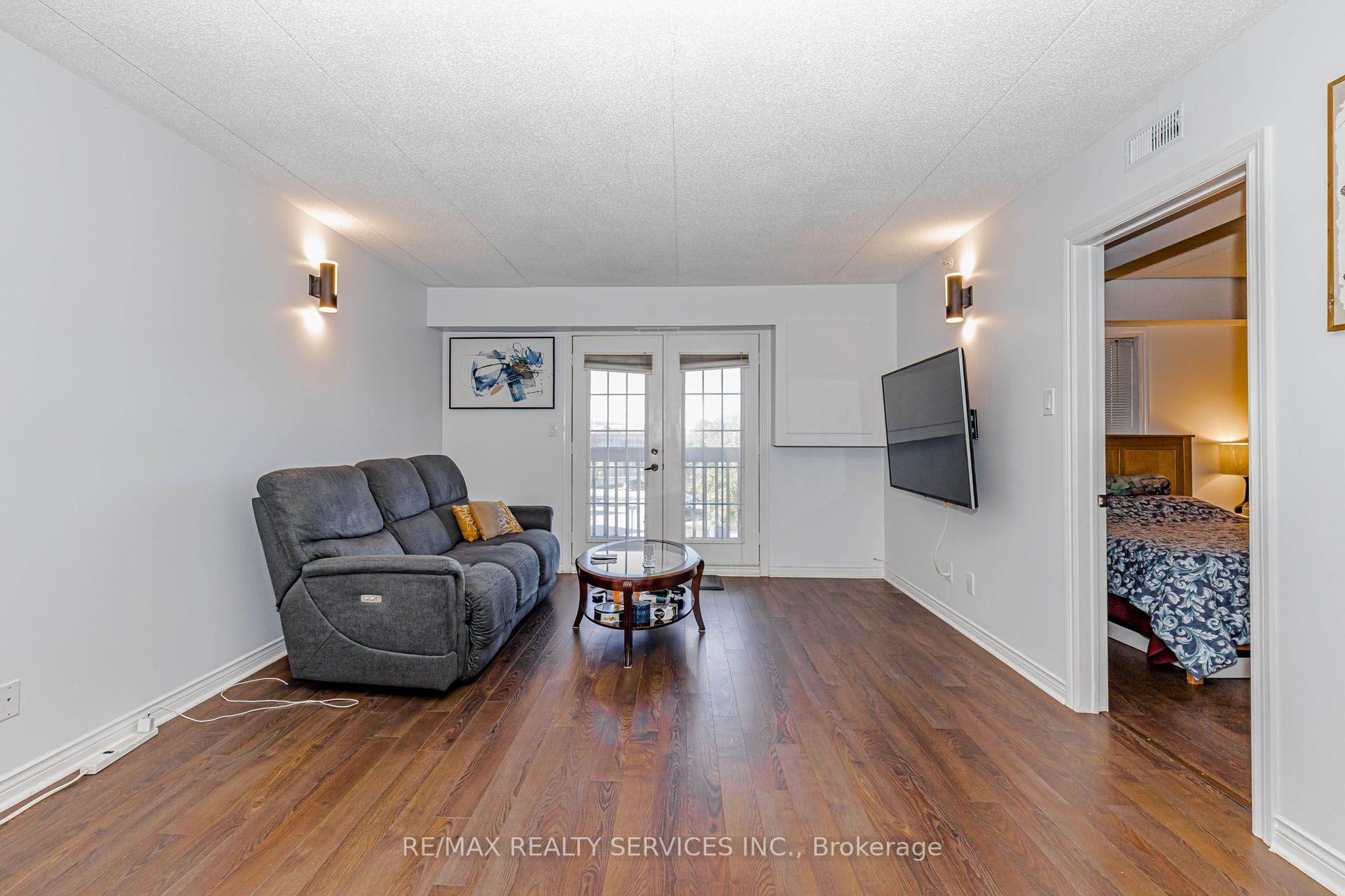 Photo 11 of Unit 310, 4005 Kilmer Drive, Burlington, Tansley — HOMEH