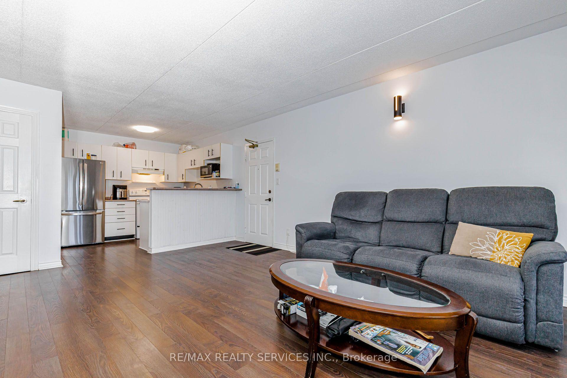 Photo 13 of Unit 310, 4005 Kilmer Drive, Burlington, Tansley — HOMEH