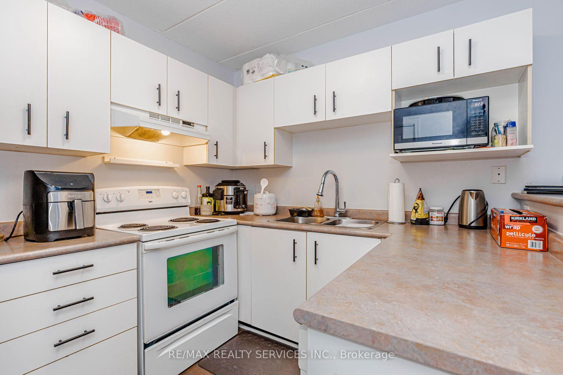 Photo 19 of Unit 310, 4005 Kilmer Drive, Burlington, Tansley — HOMEH