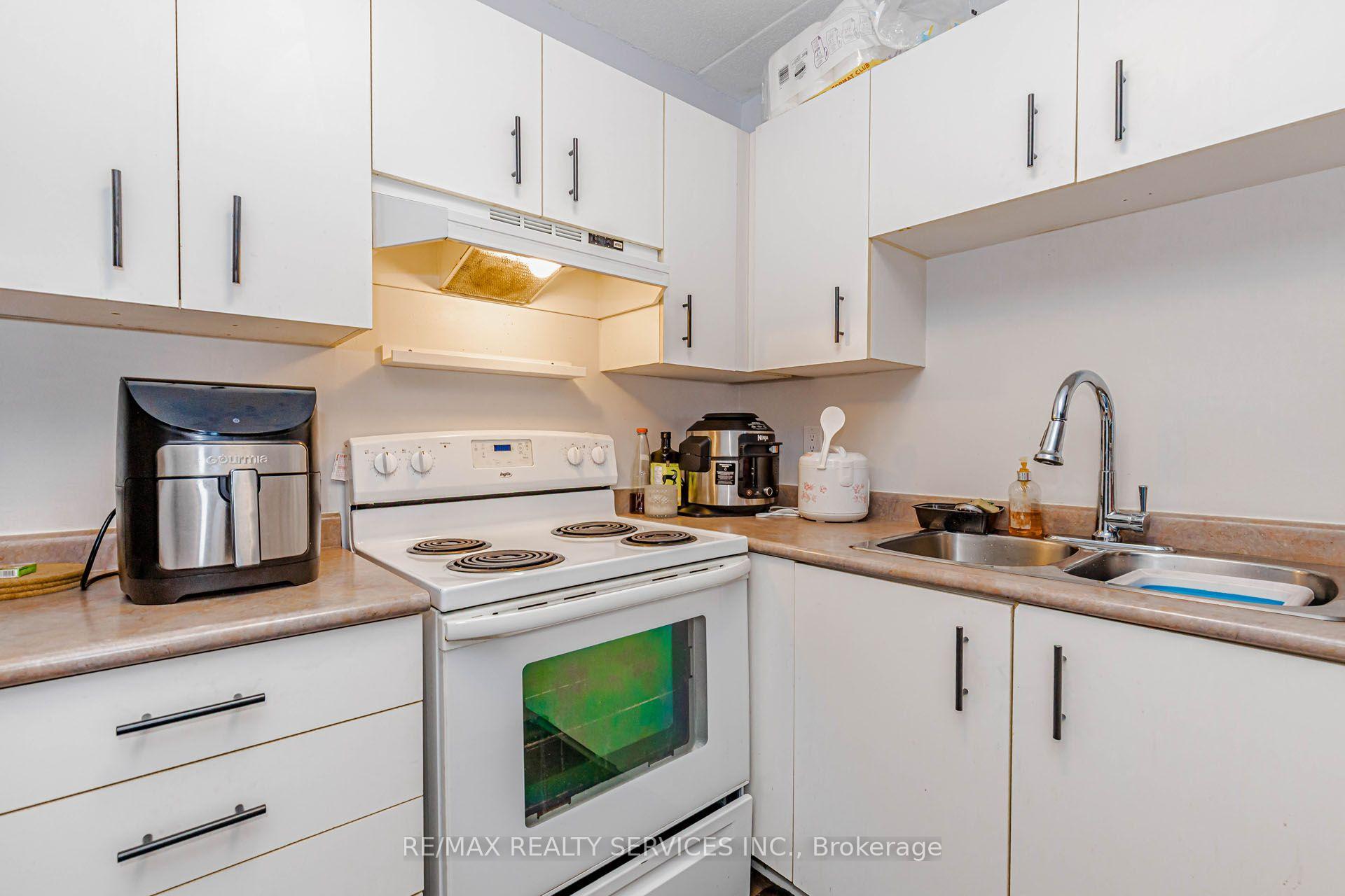 Photo 20 of Unit 310, 4005 Kilmer Drive, Burlington, Tansley — HOMEH
