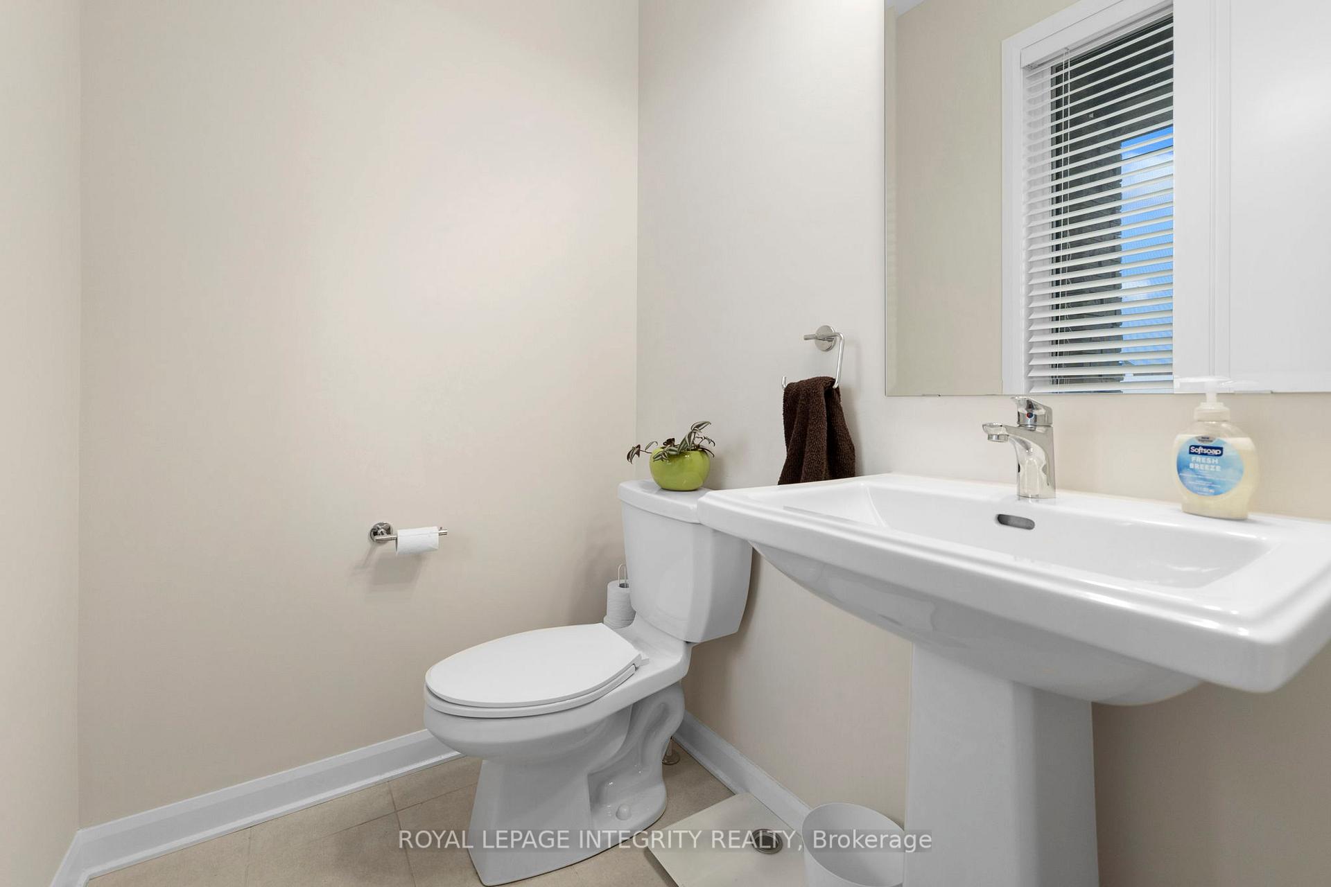 Photo 3 of 142 Shallow Pond Place E, Ottawa, Avalon East — HOMEH