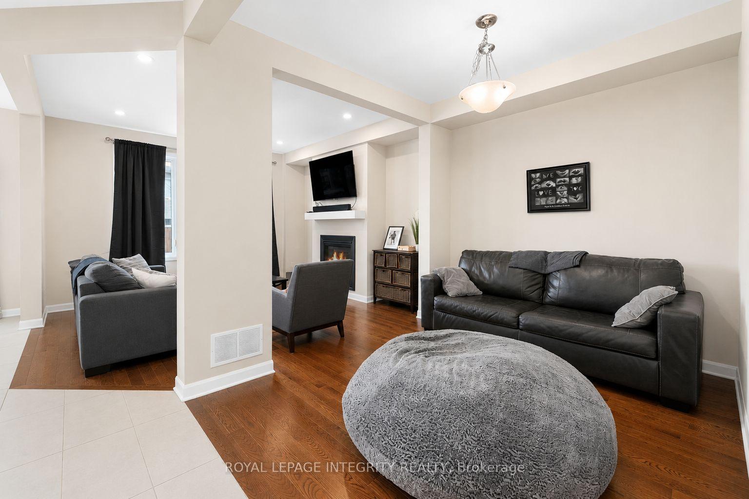 Photo 4 of 142 Shallow Pond Place E, Ottawa, Avalon East — HOMEH