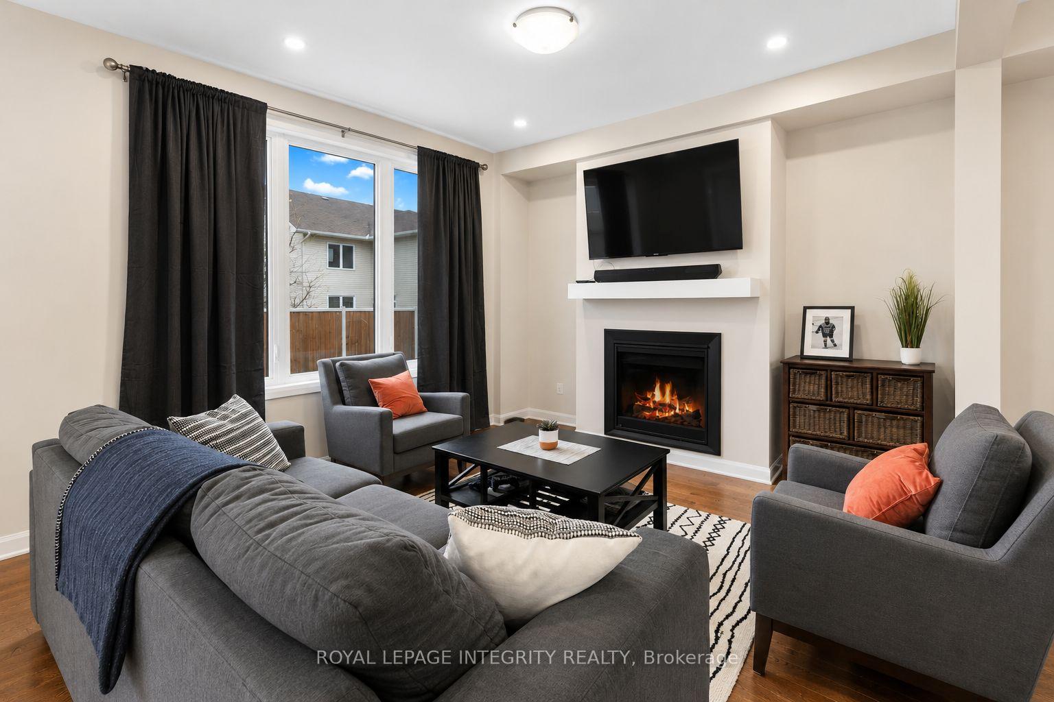 Photo 5 of 142 Shallow Pond Place E, Ottawa, Avalon East — HOMEH