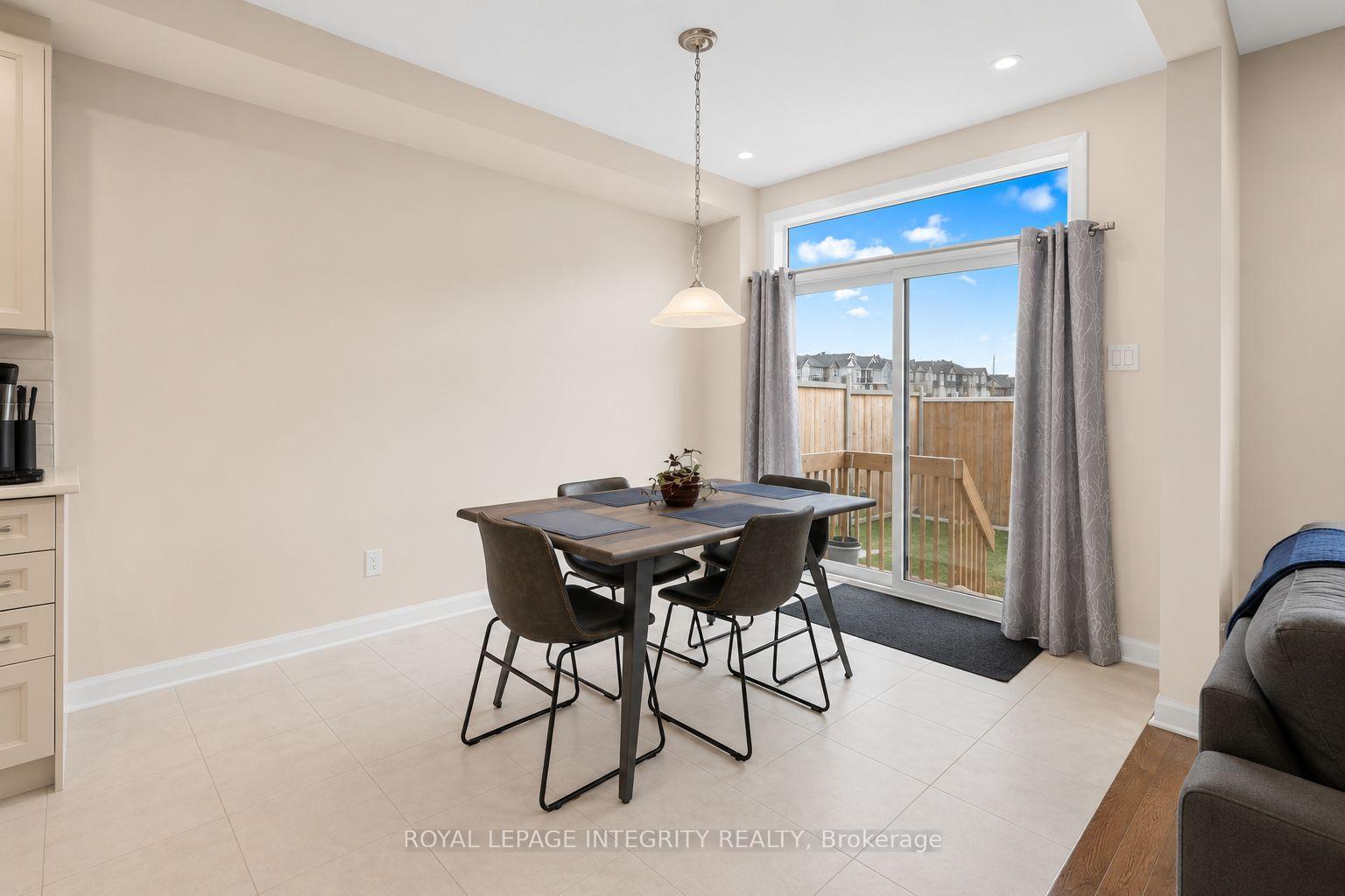 Photo 8 of 142 Shallow Pond Place E, Ottawa, Avalon East — HOMEH