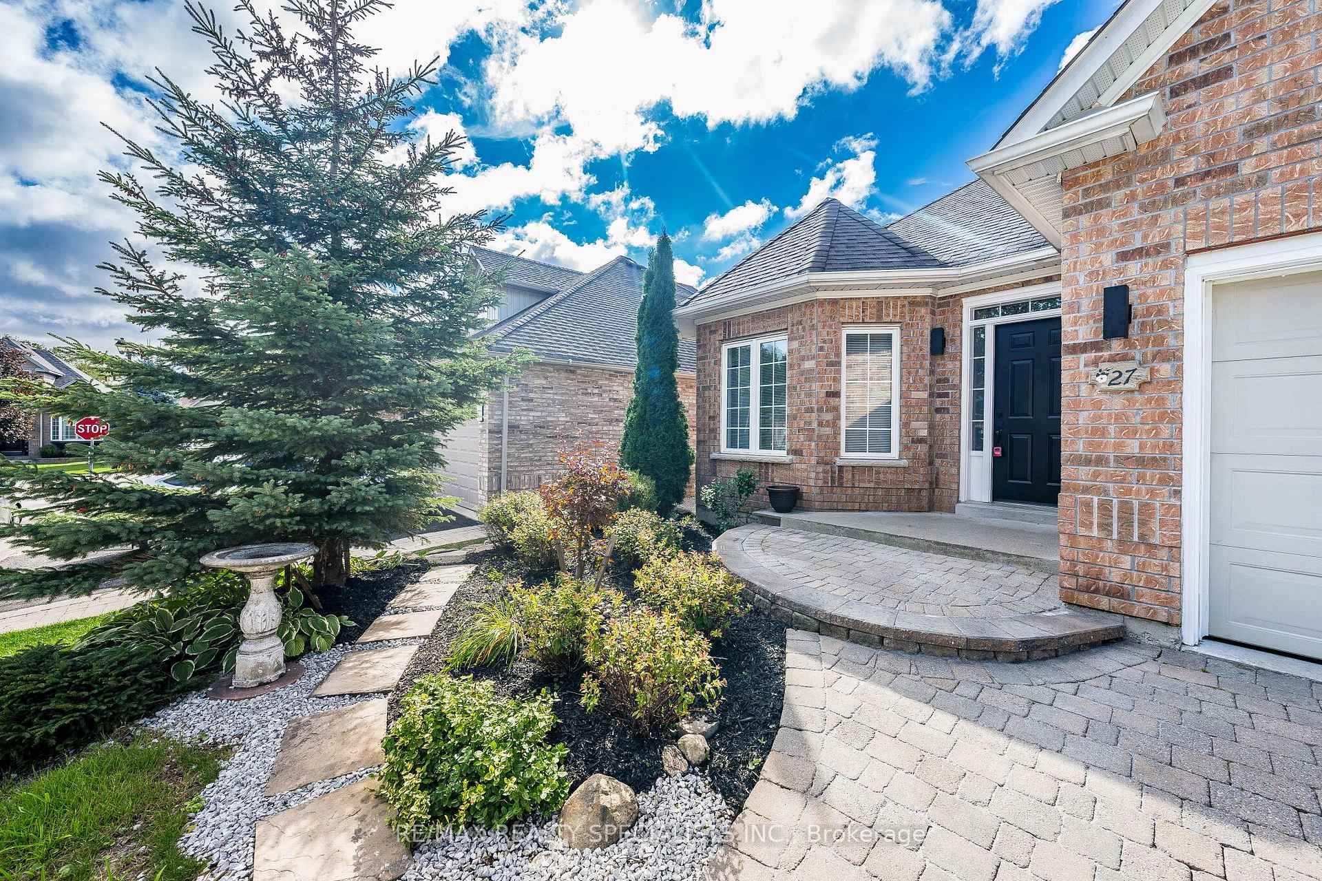 Photo 3 of 27 Nailsworth Crescent, Caledon, Caledon East — HOMEH