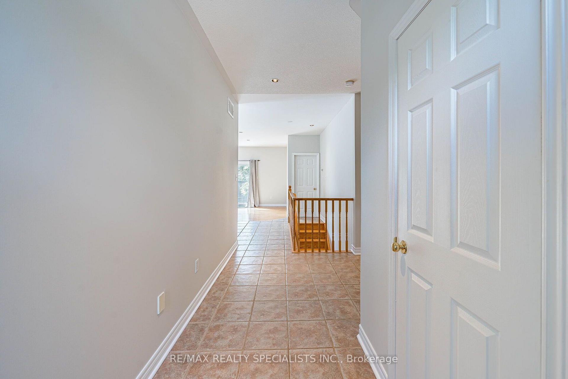 Photo 5 of 27 Nailsworth Crescent, Caledon, Caledon East — HOMEH
