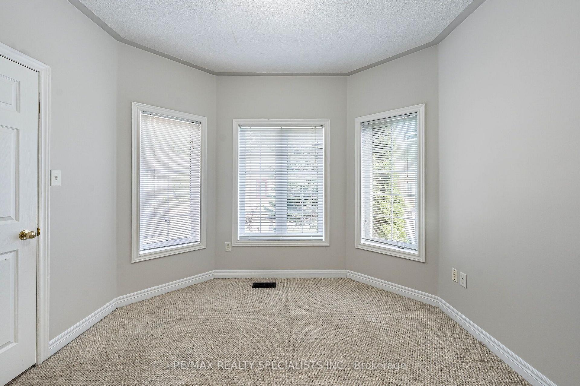 Photo 7 of 27 Nailsworth Crescent, Caledon, Caledon East — HOMEH