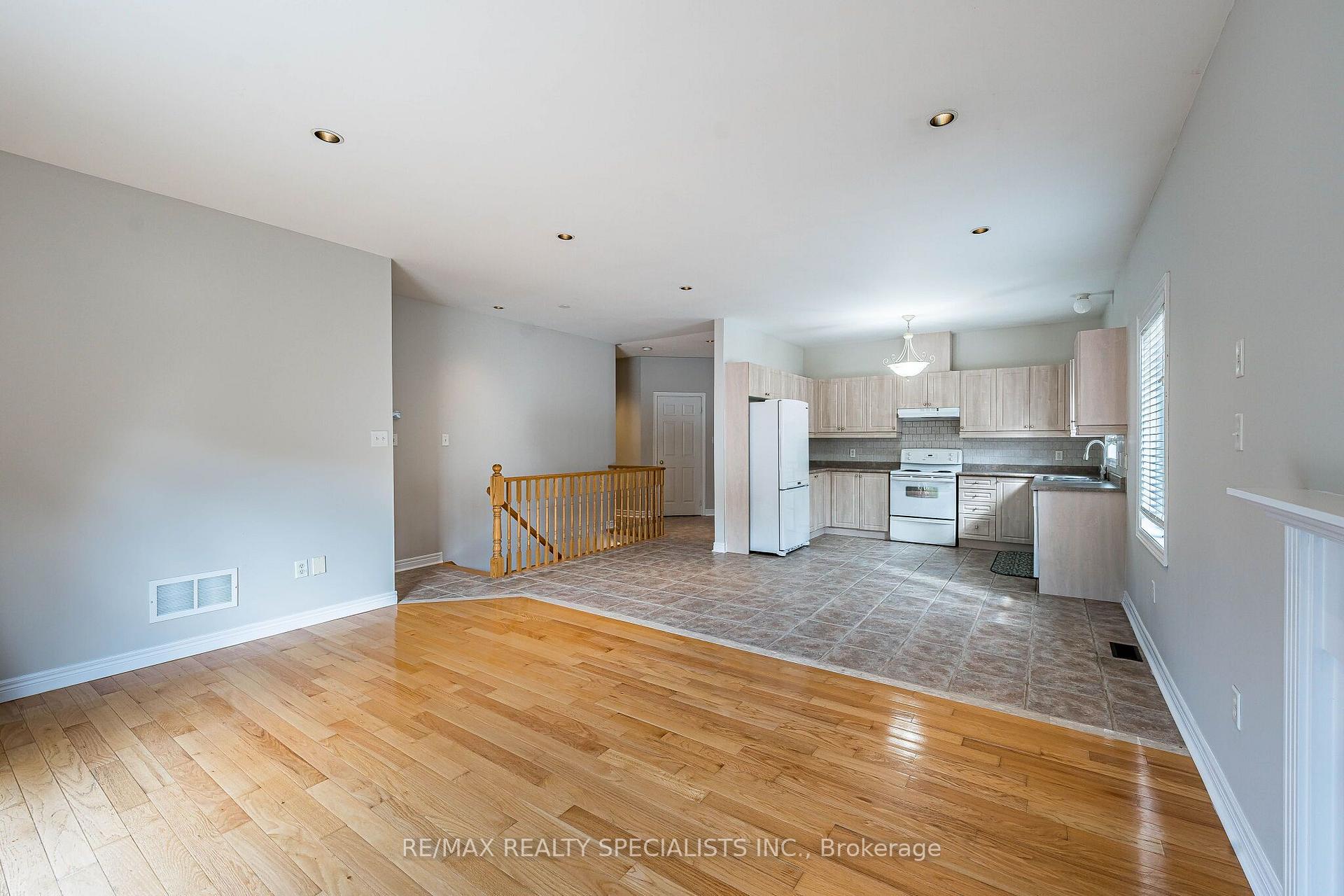 Photo 14 of 27 Nailsworth Crescent, Caledon, Caledon East — HOMEH