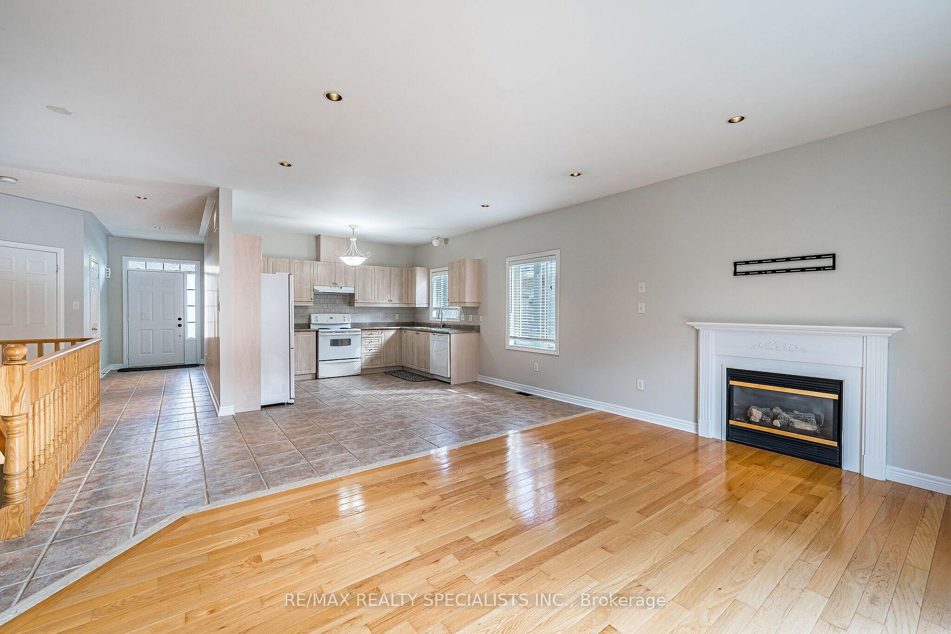Photo 15 of 27 Nailsworth Crescent, Caledon, Caledon East — HOMEH