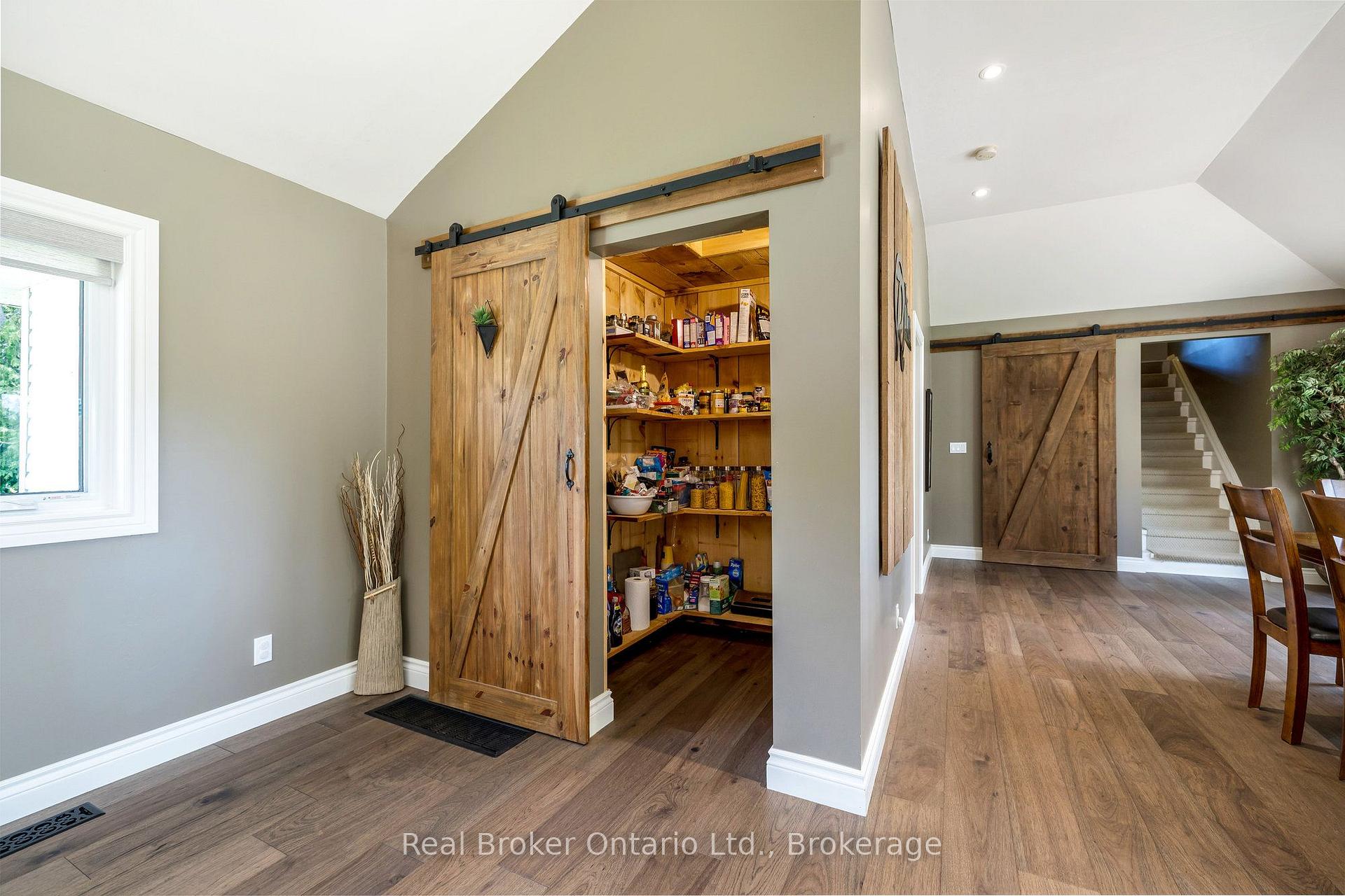 Photo 11 of 11170 Fifth Line, Milton, Rural Nassagaweya — HOMEH