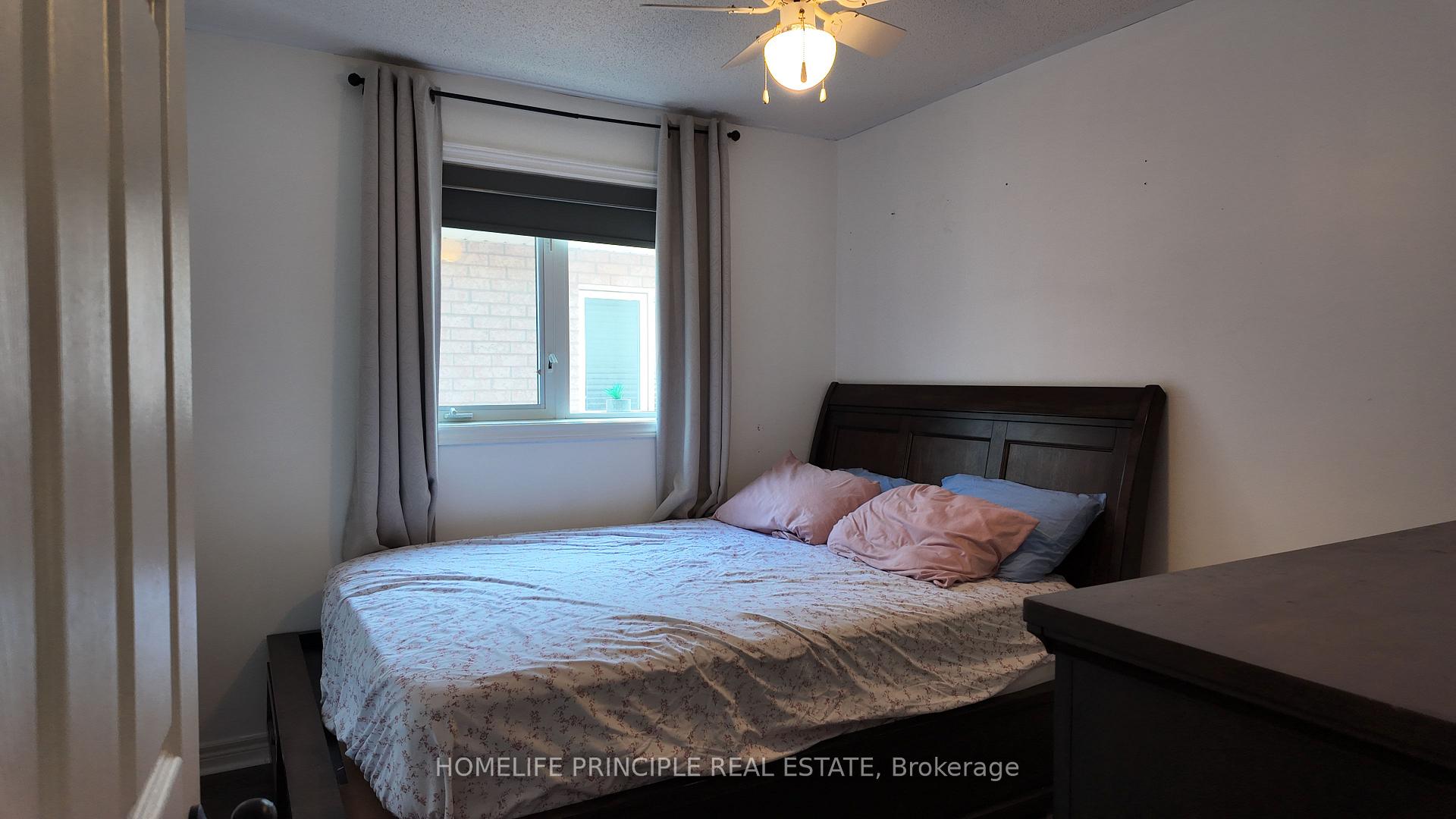 Photo 10 of 18 D'Amato Crescent E, Vaughan, Maple — HOMEH