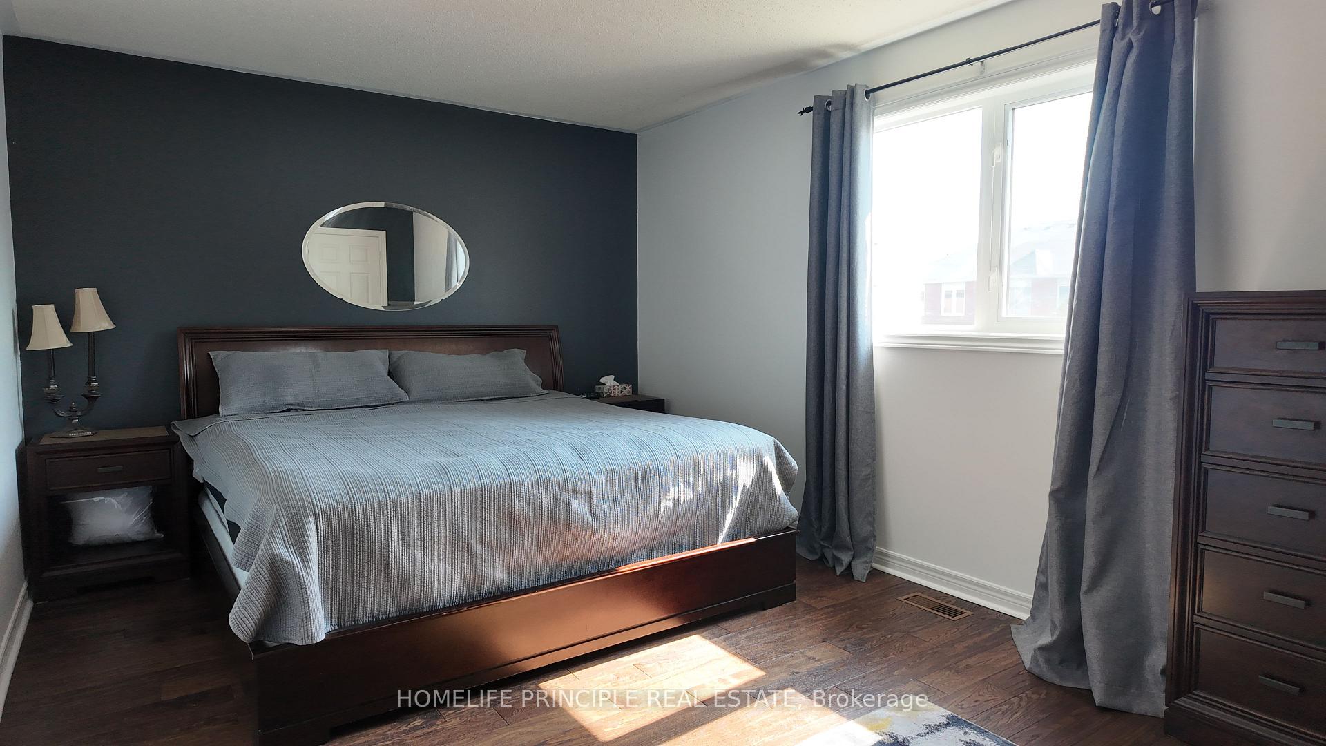 Photo 14 of 18 D'Amato Crescent E, Vaughan, Maple — HOMEH