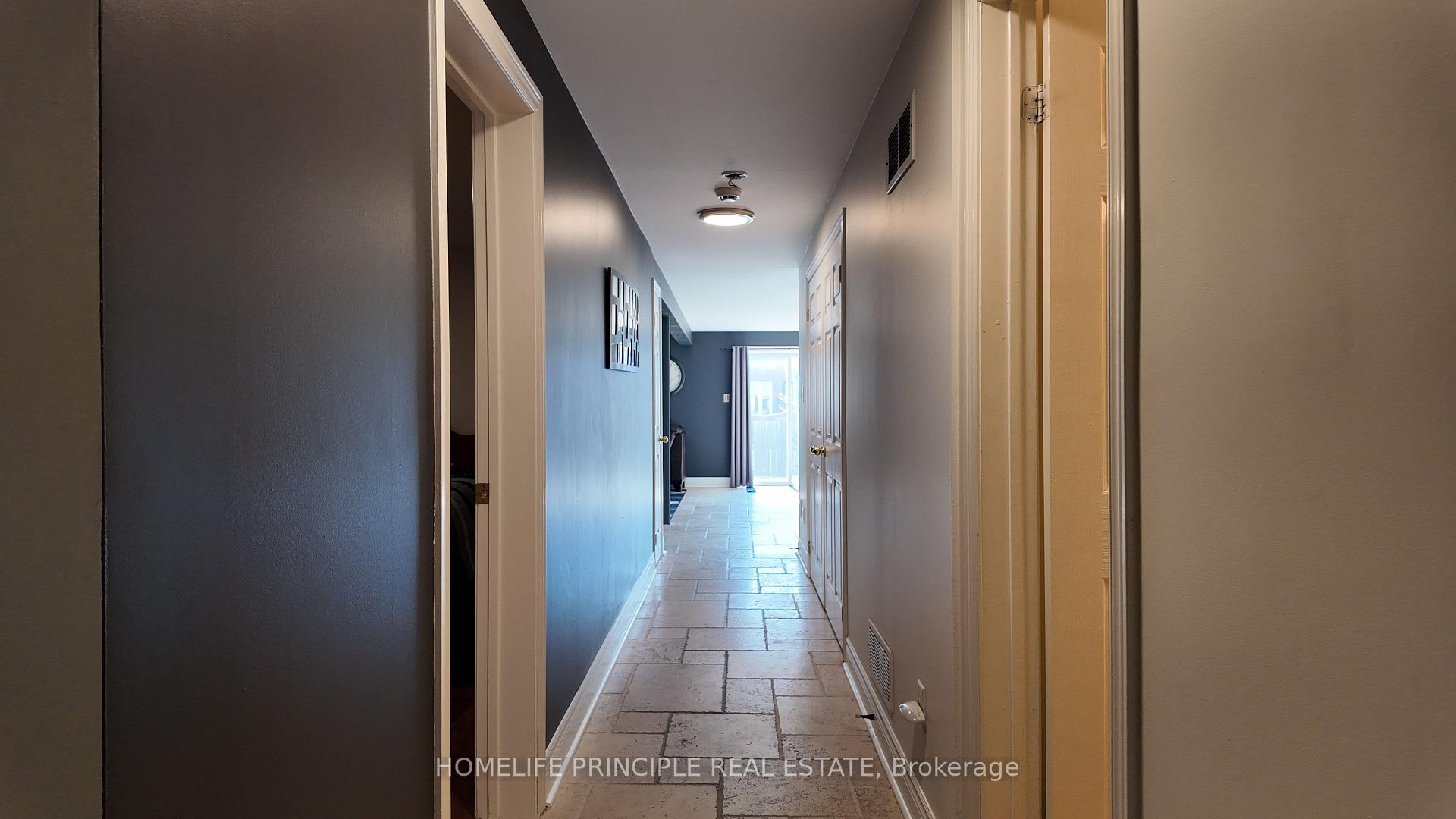 Photo 18 of 18 D'Amato Crescent E, Vaughan, Maple — HOMEH
