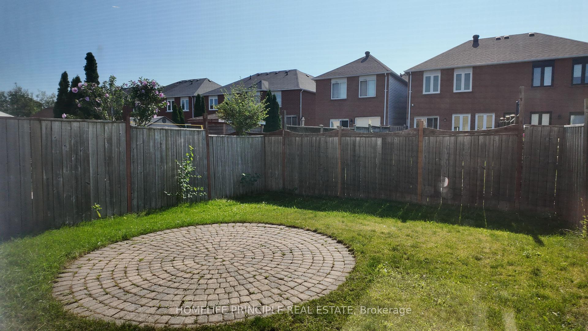 Photo 24 of 18 D'Amato Crescent E, Vaughan, Maple — HOMEH