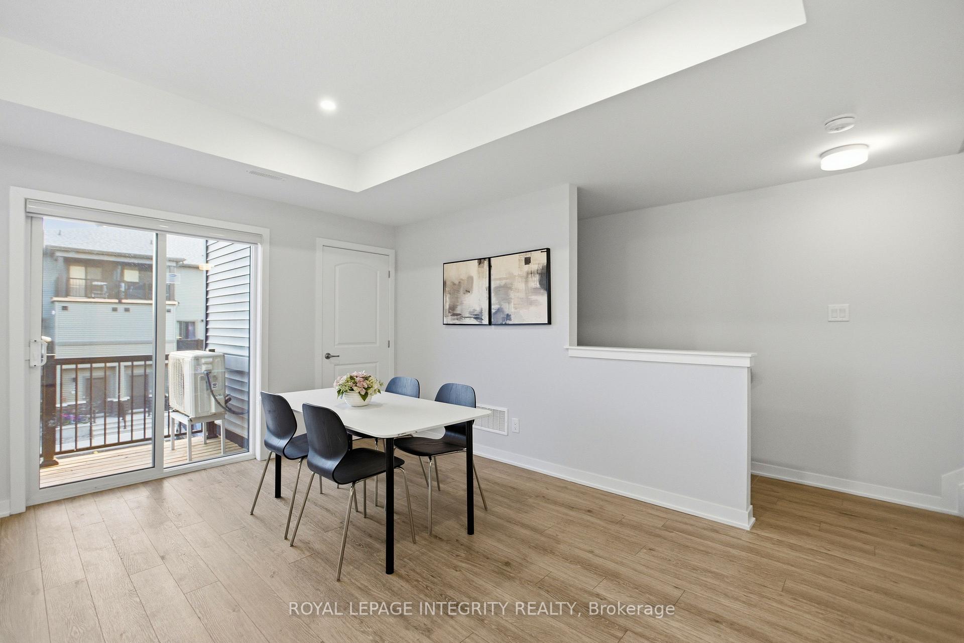 Photo 4 of 302 Parnian Private, Ottawa, Barrhaven - Half Moon Bay — HOMEH