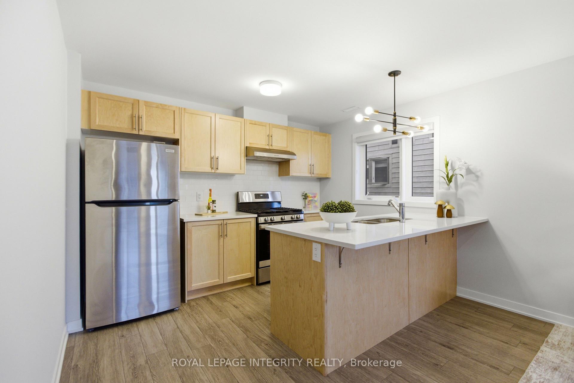 Photo 8 of 302 Parnian Private, Ottawa, Barrhaven - Half Moon Bay — HOMEH