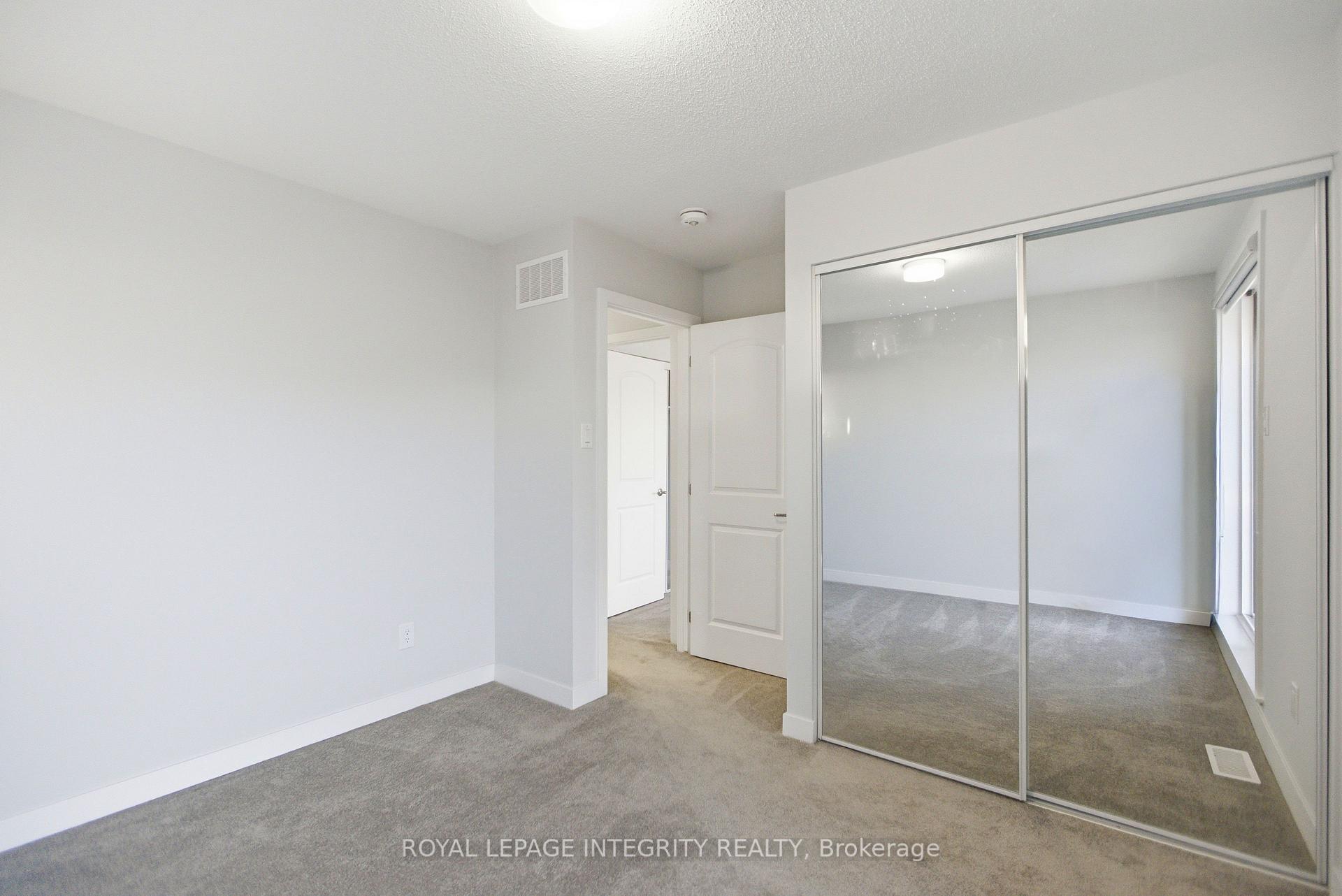 Photo 15 of 302 Parnian Private, Ottawa, Barrhaven - Half Moon Bay — HOMEH
