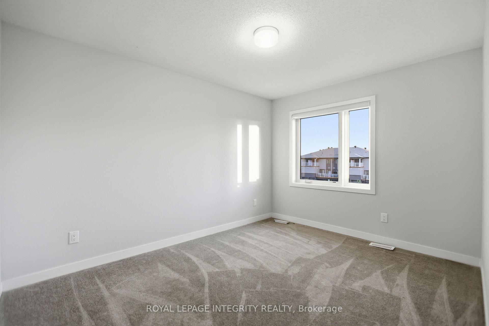 Photo 17 of 302 Parnian Private, Ottawa, Barrhaven - Half Moon Bay — HOMEH