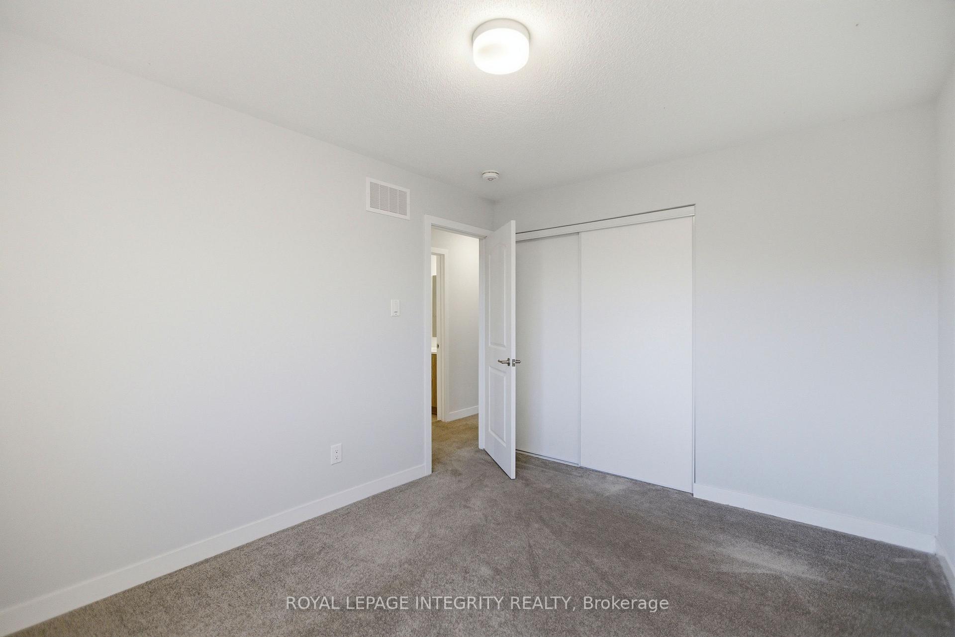 Photo 18 of 302 Parnian Private, Ottawa, Barrhaven - Half Moon Bay — HOMEH