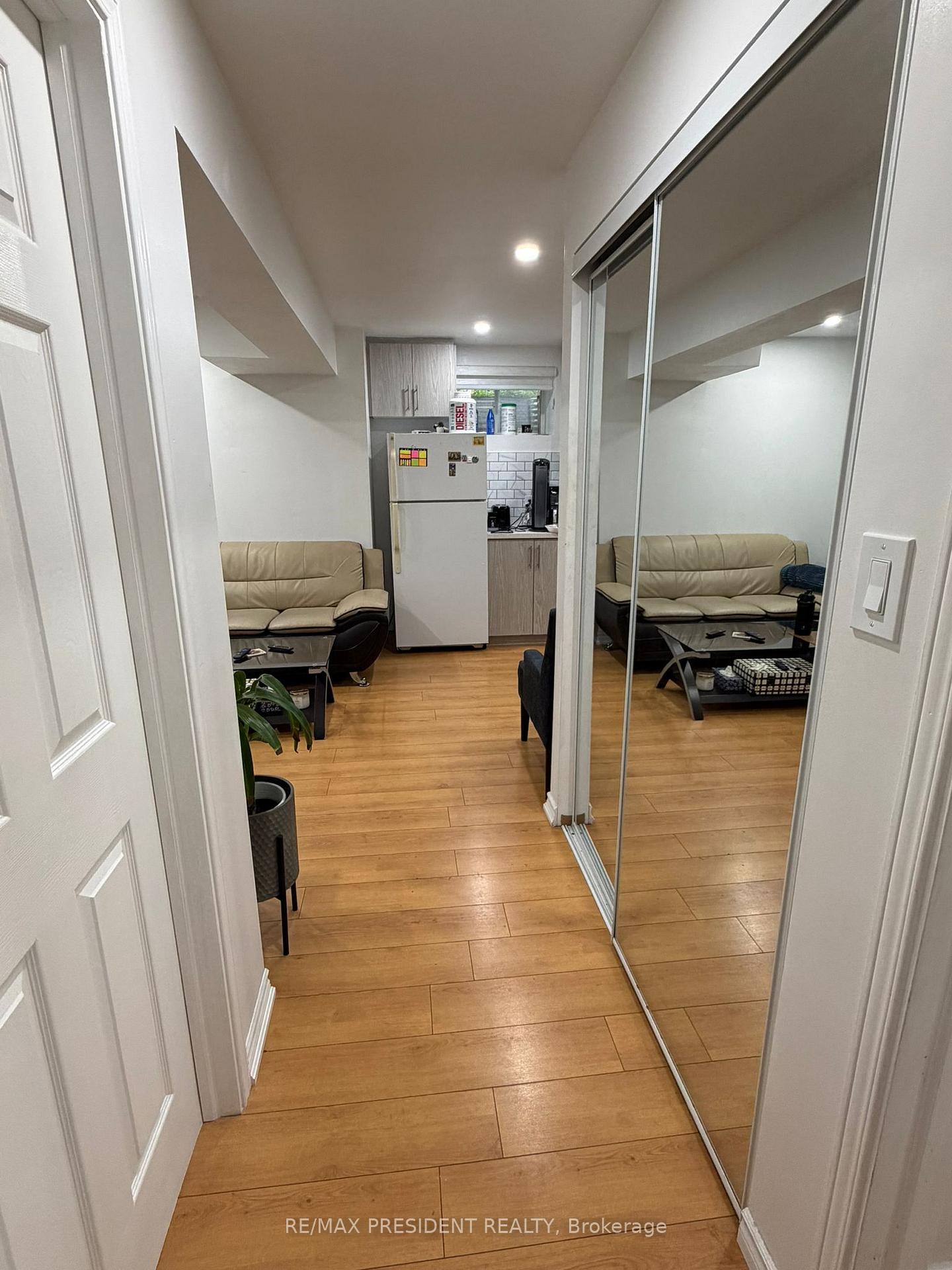 Photo 3 of 214 Blair Creek Drive, Kitchener, Doon South — HOMEH