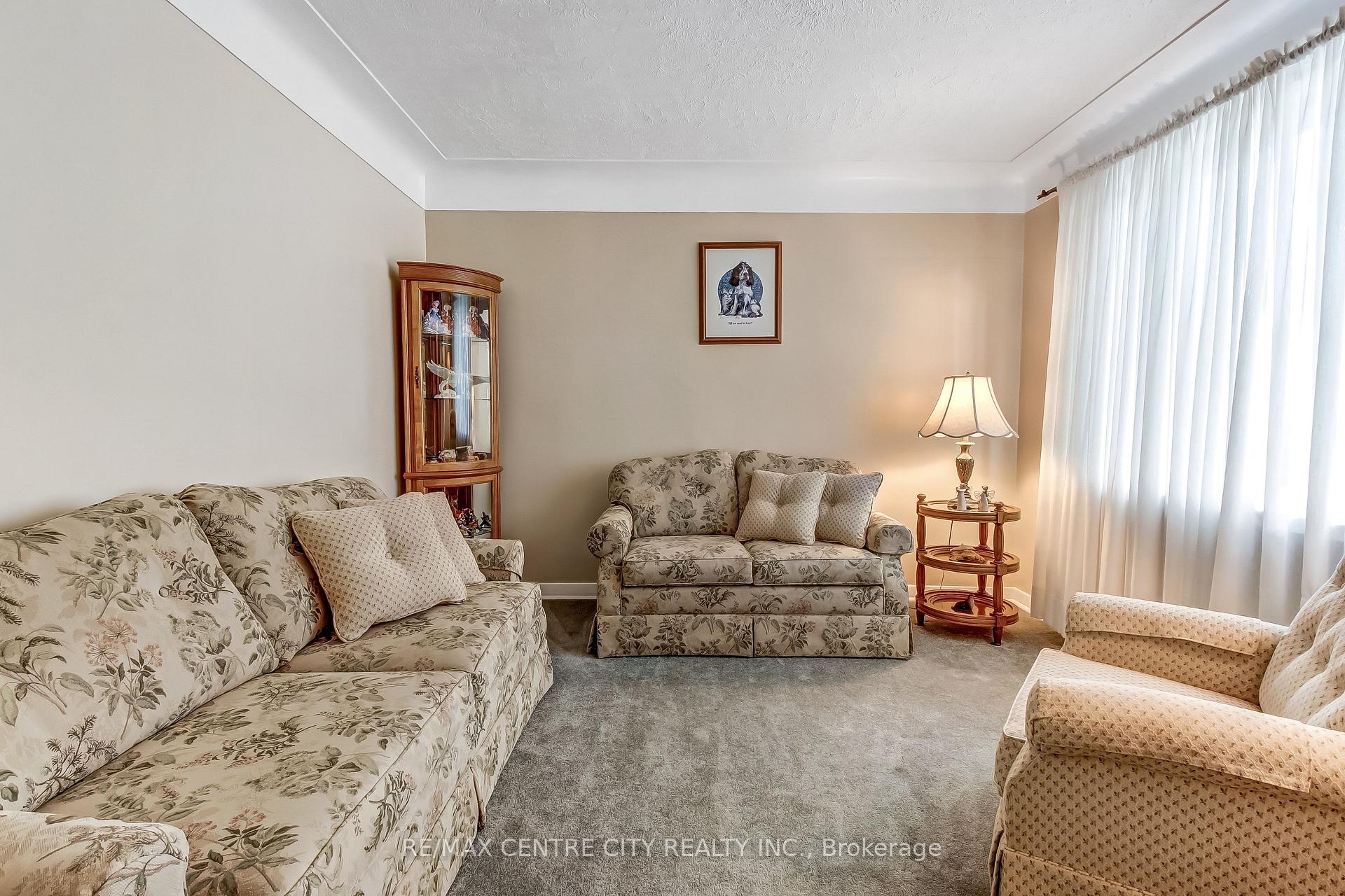 Photo 4 of 51 Stevenson Avenue, London, East N — HOMEH