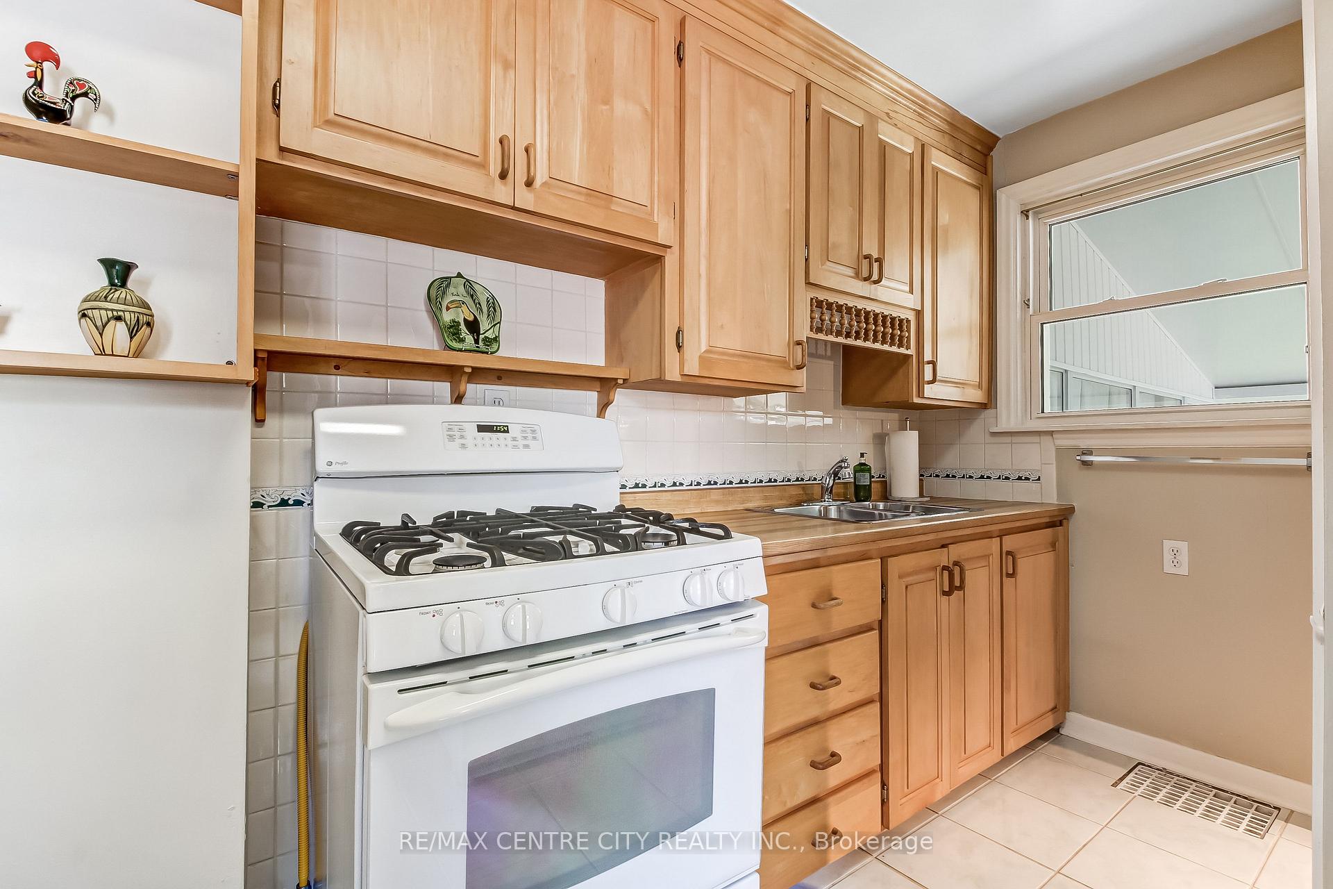 Photo 8 of 51 Stevenson Avenue, London, East N — HOMEH