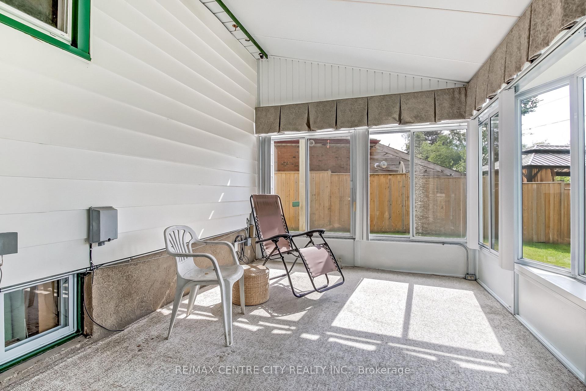 Photo 17 of 51 Stevenson Avenue, London, East N — HOMEH