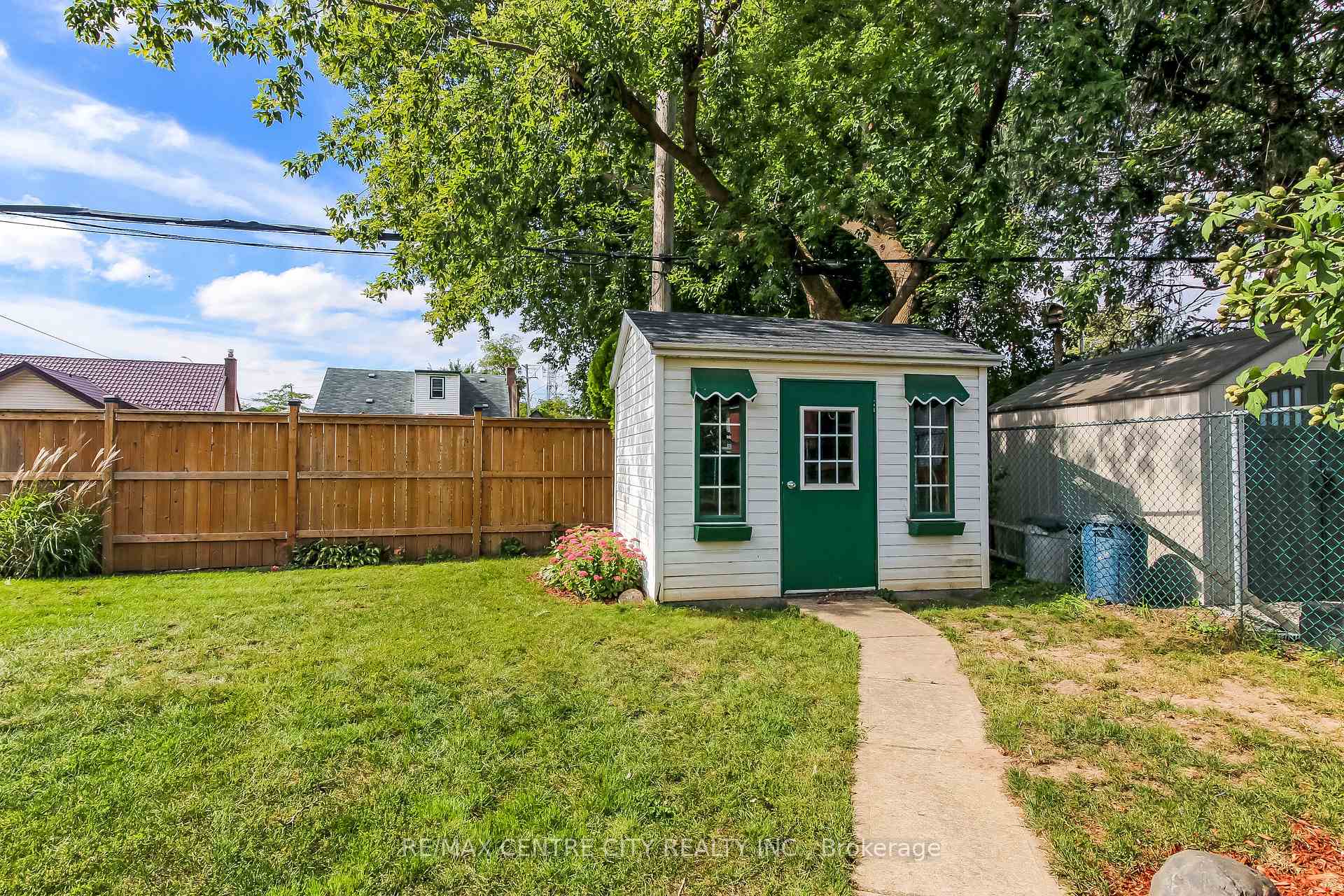 Photo 21 of 51 Stevenson Avenue, London, East N — HOMEH