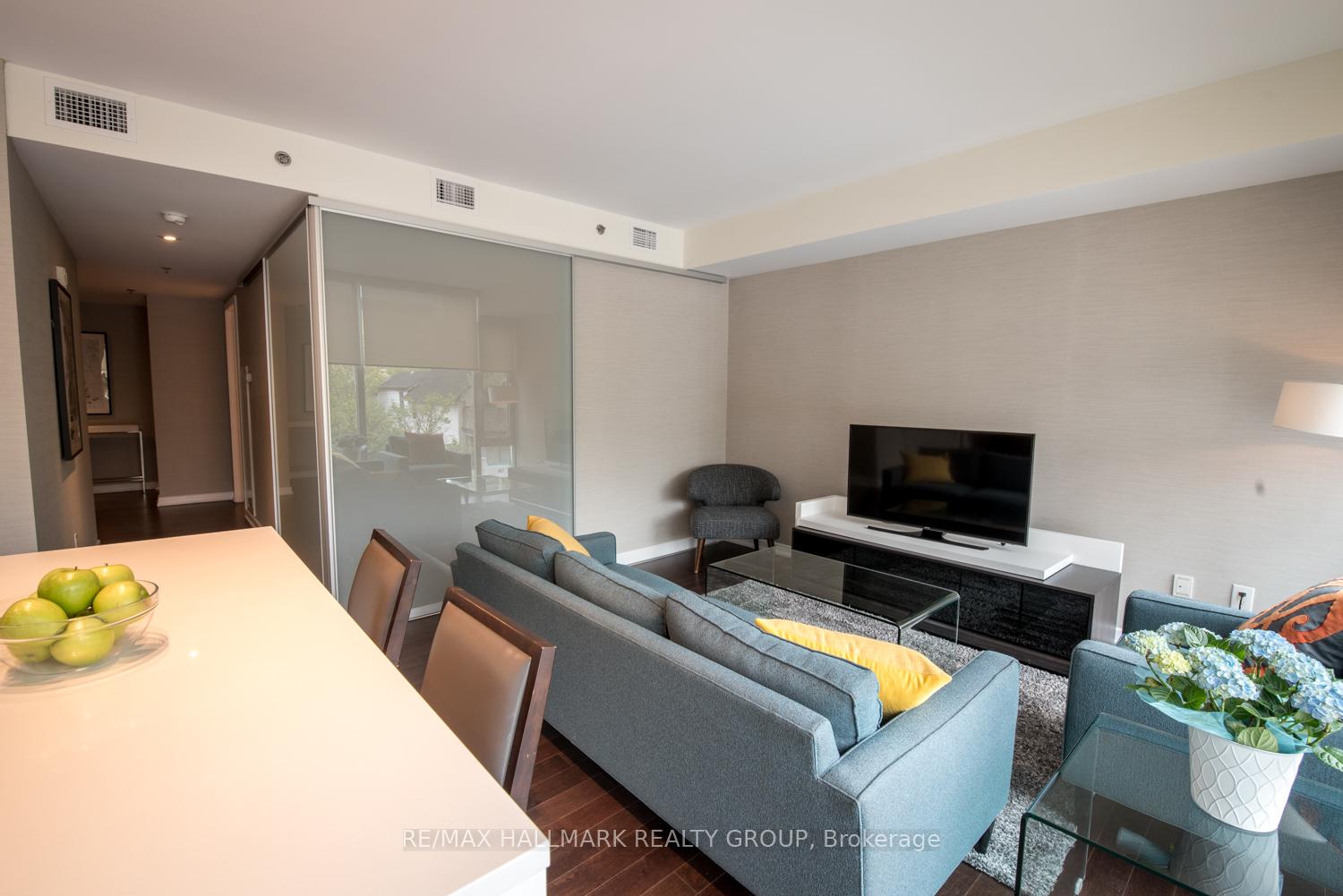 Photo 11 of Unit 201, 300 Lisgar Street, Ottawa, Ottawa Centre — HOMEH