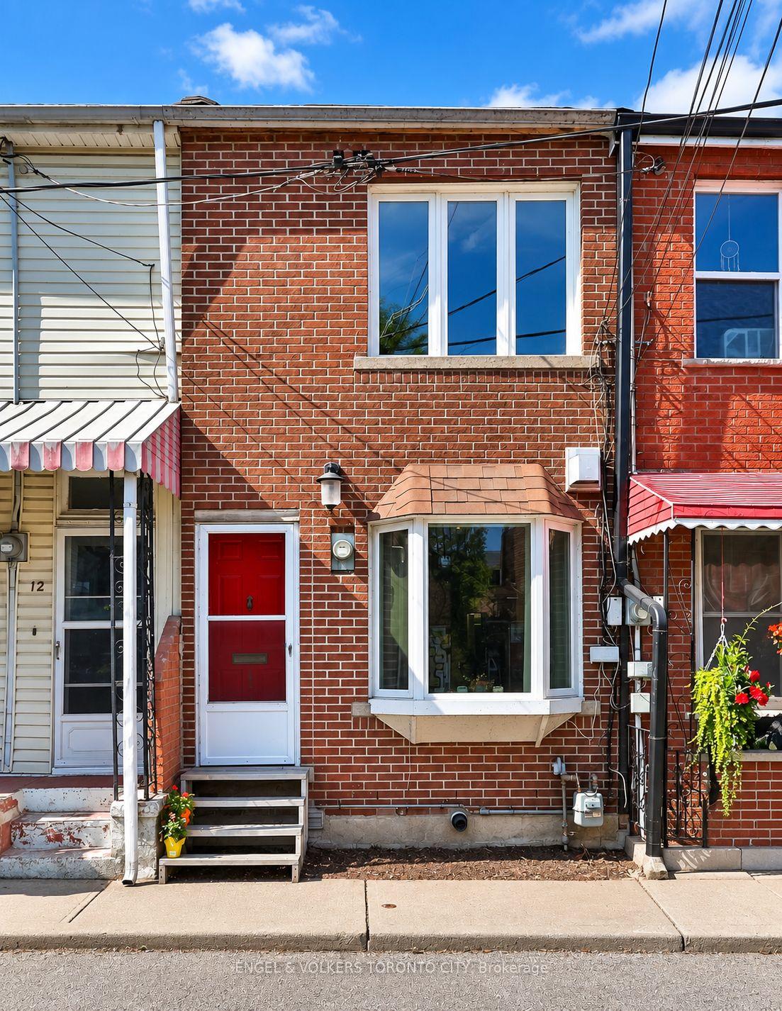 Photo 2 of 14 Kensington Place, Toronto, Kensington-Chinatown — HOMEH